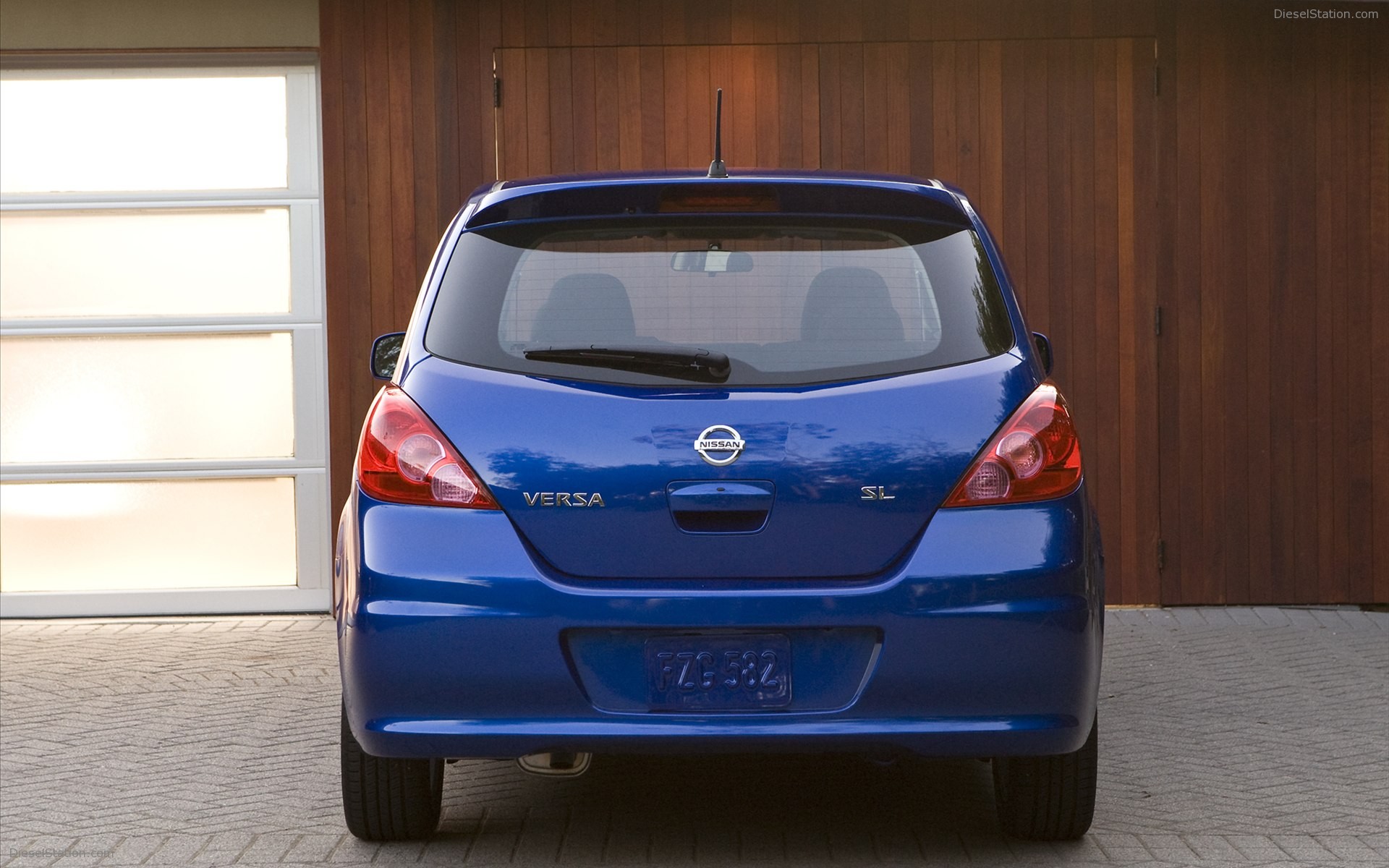 Nissan Versa Hatchback 2012