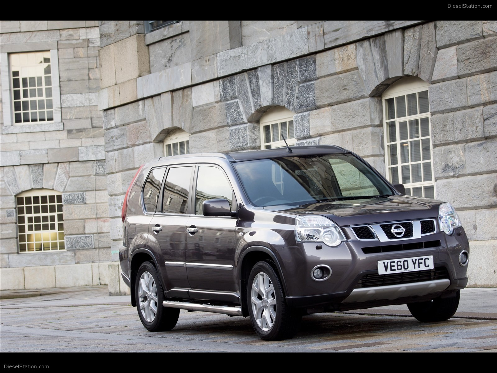 Nissan X Trail Platinum Edition 2012