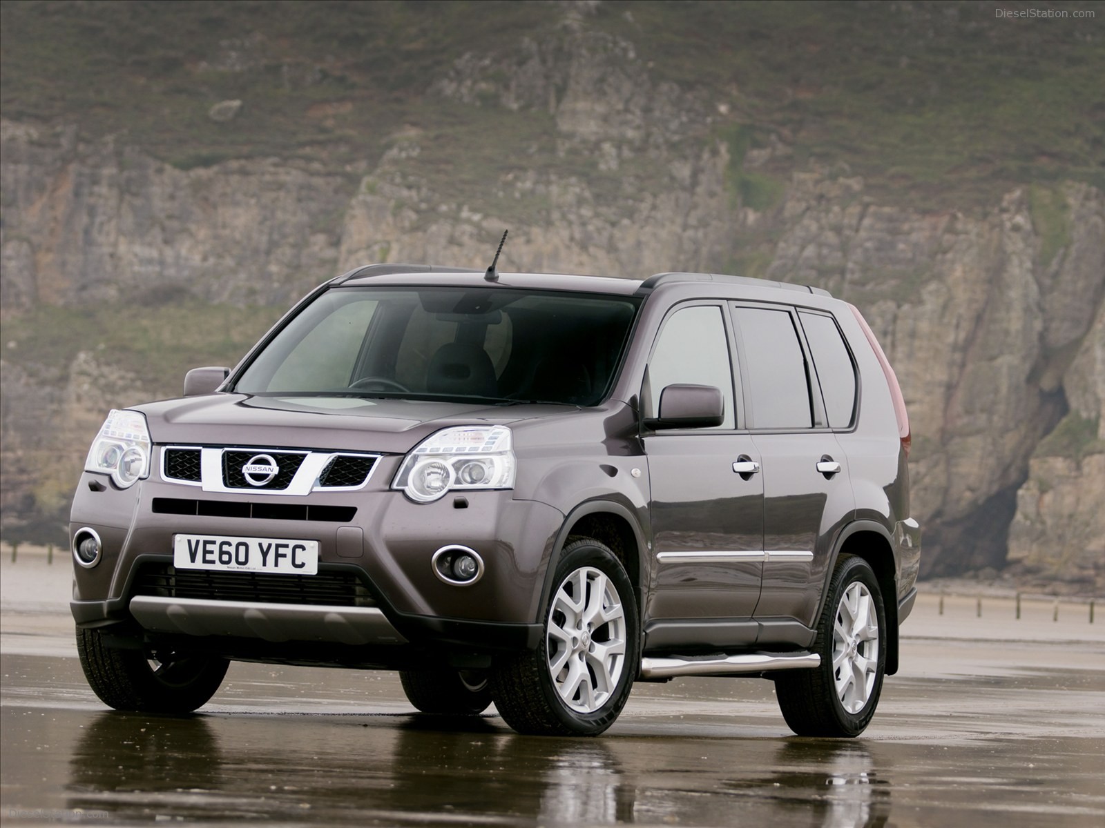 Nissan X Trail Platinum Edition 2012