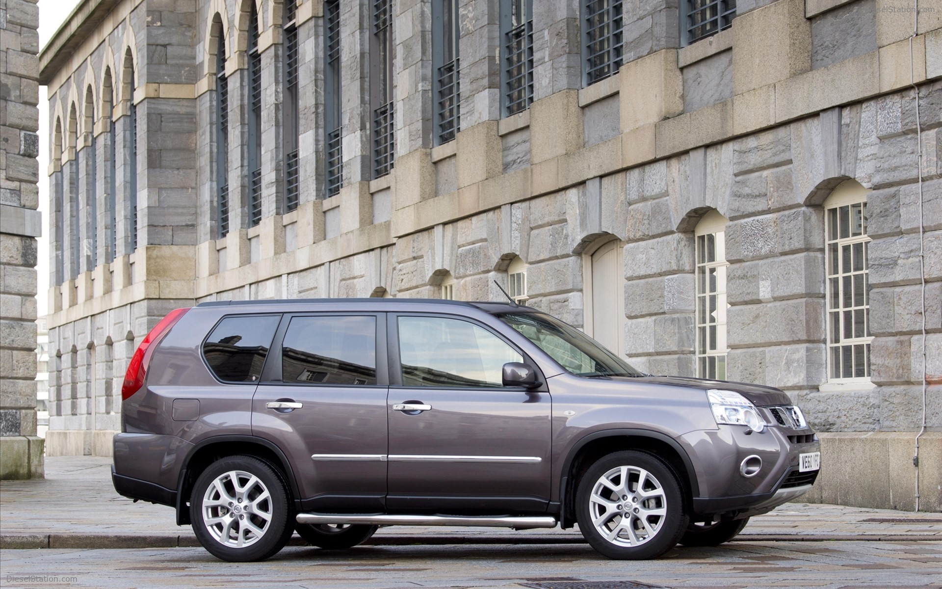 Nissan X Trail Platinum Edition 2012