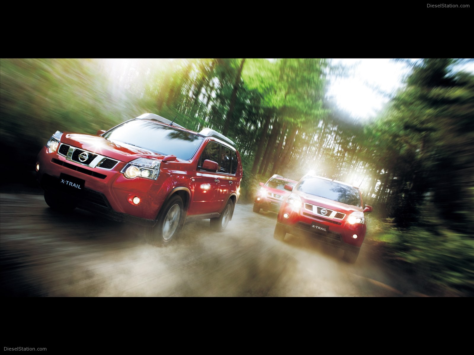 Nissan X-Trail SUV 2011