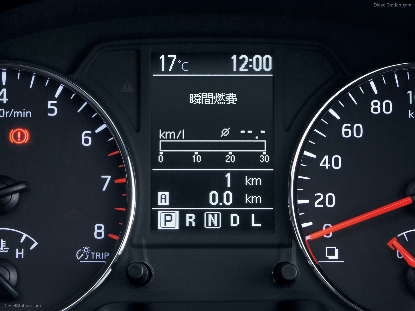 Nissan X-Trail SUV 2011