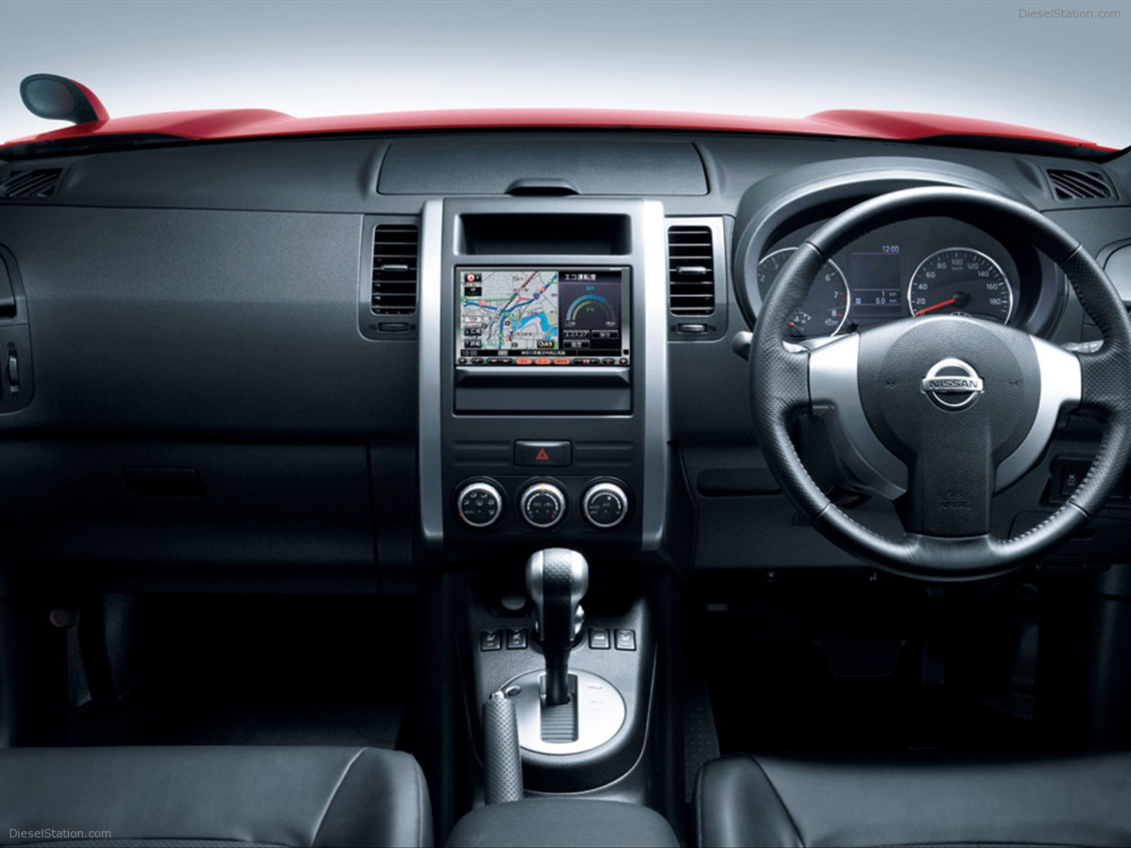 Nissan X-Trail SUV 2011