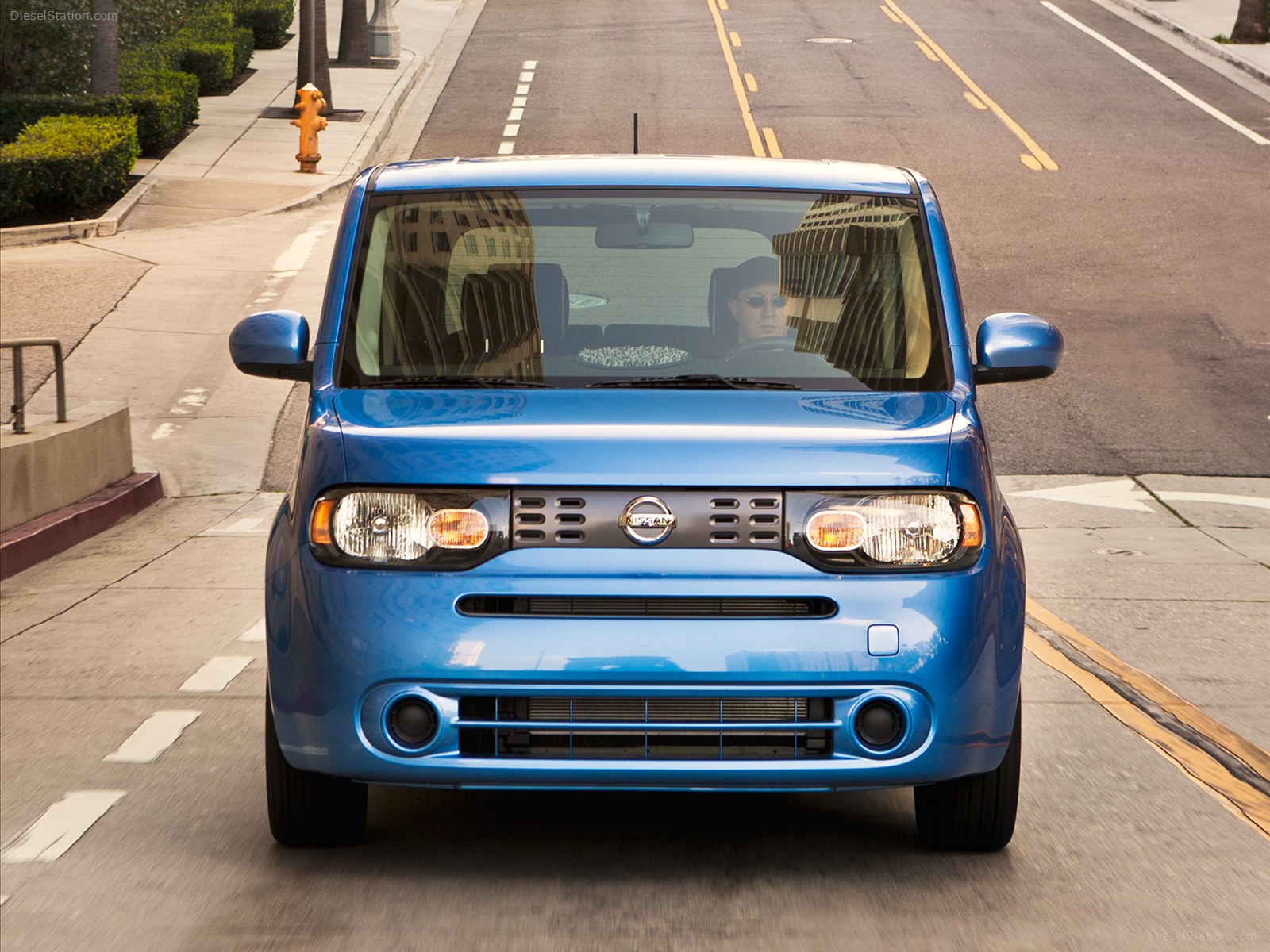 Nissan Cube 2012