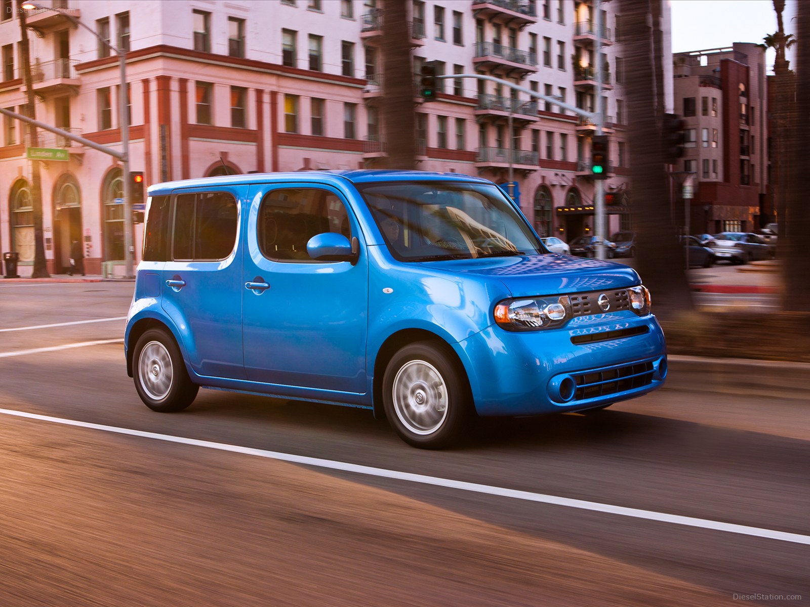 Nissan Cube 2012
