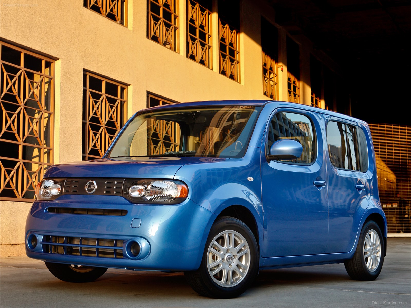 Nissan Cube 2012