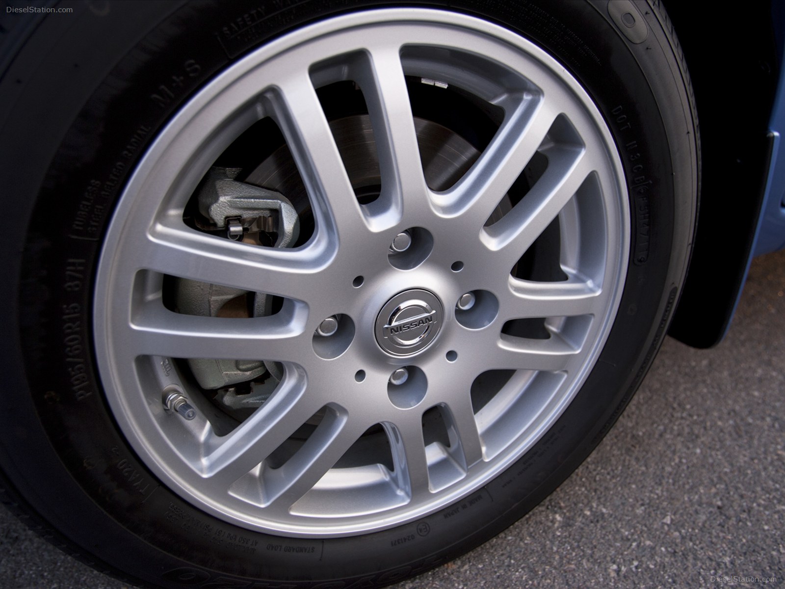 Nissan Cube 2012