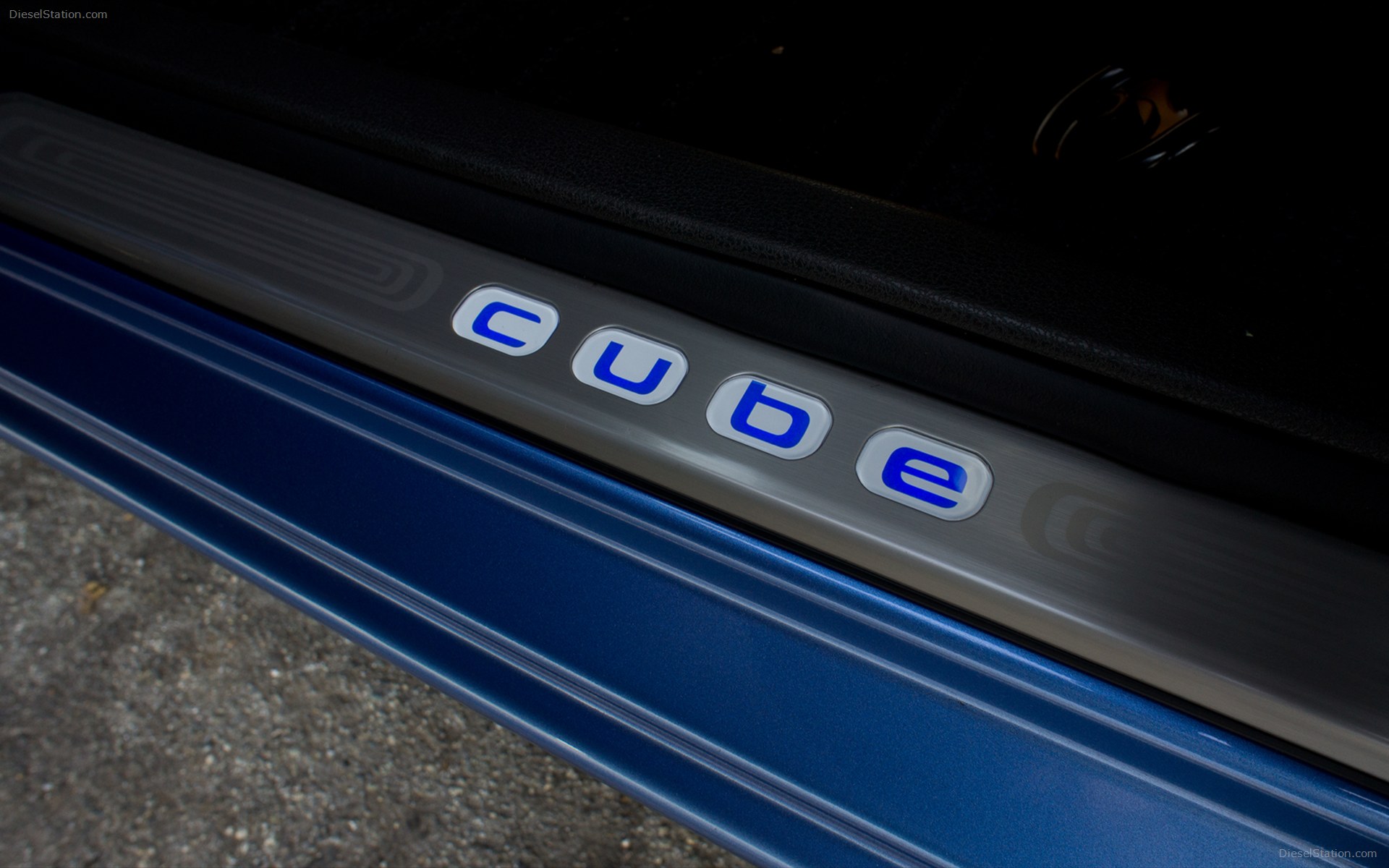 Nissan Cube 2012