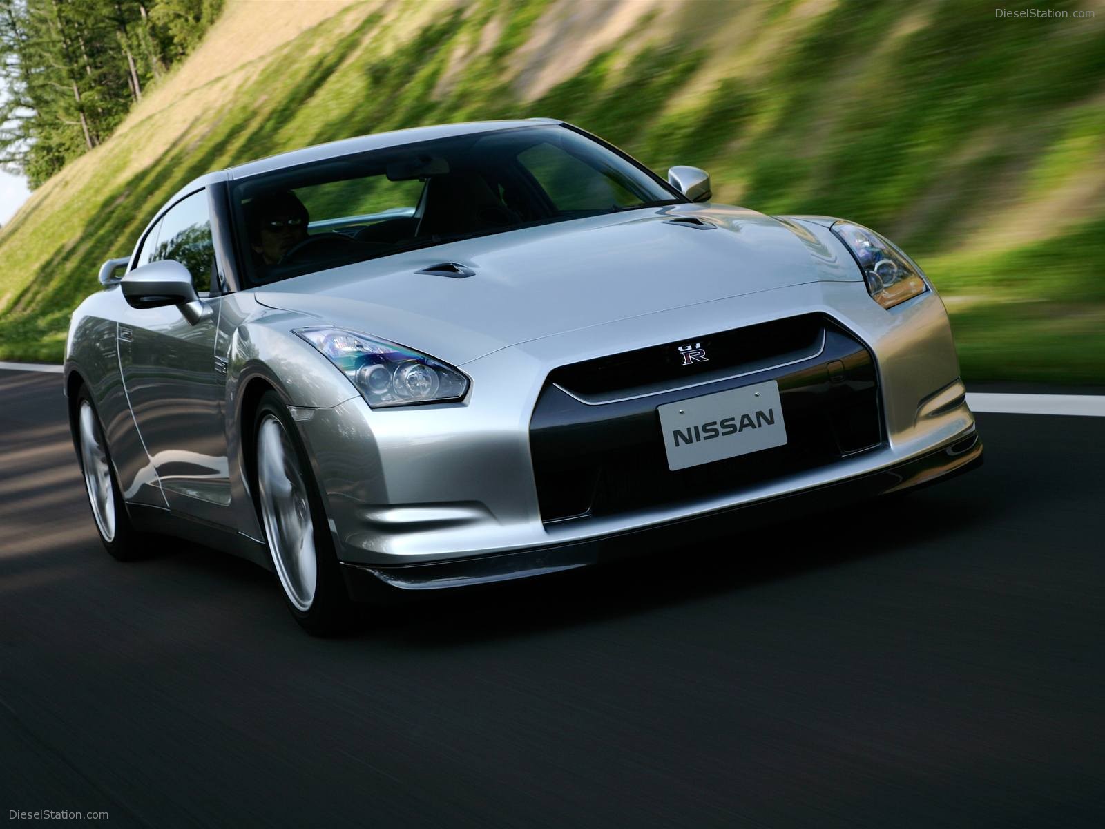 New Nissan GT-R Wallpapers