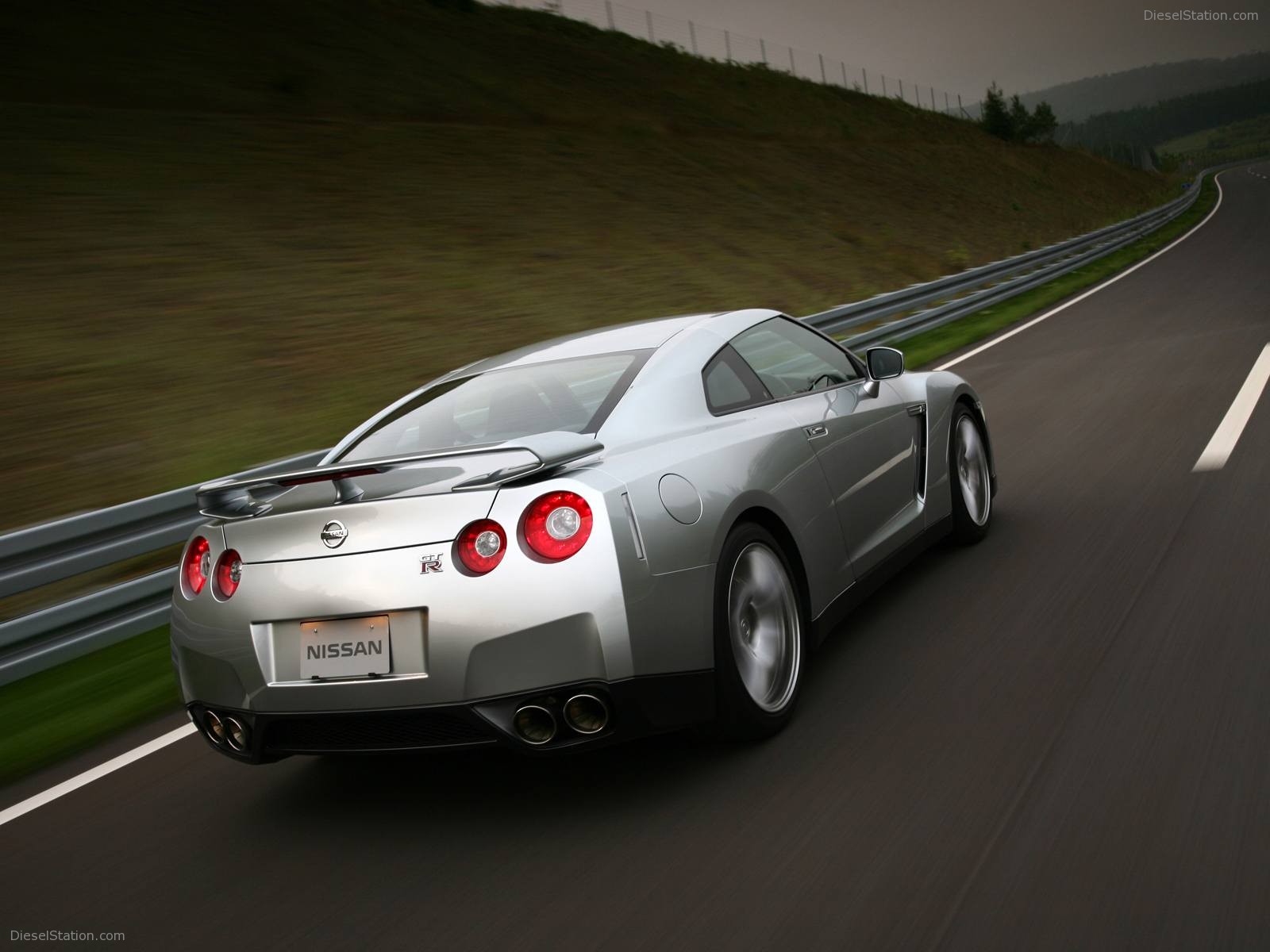New Nissan GT-R Wallpapers