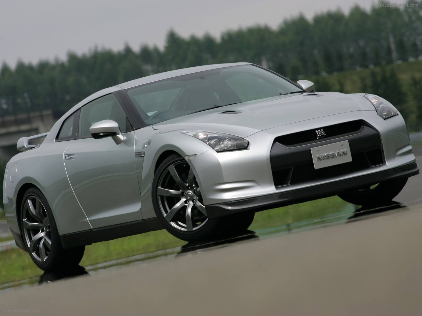 New Nissan GT-R Wallpapers