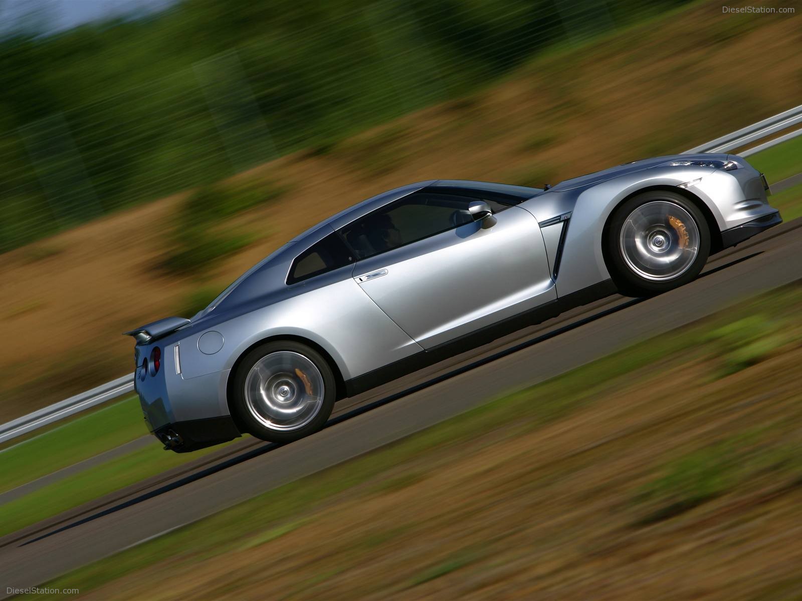 New Nissan GT-R Wallpapers