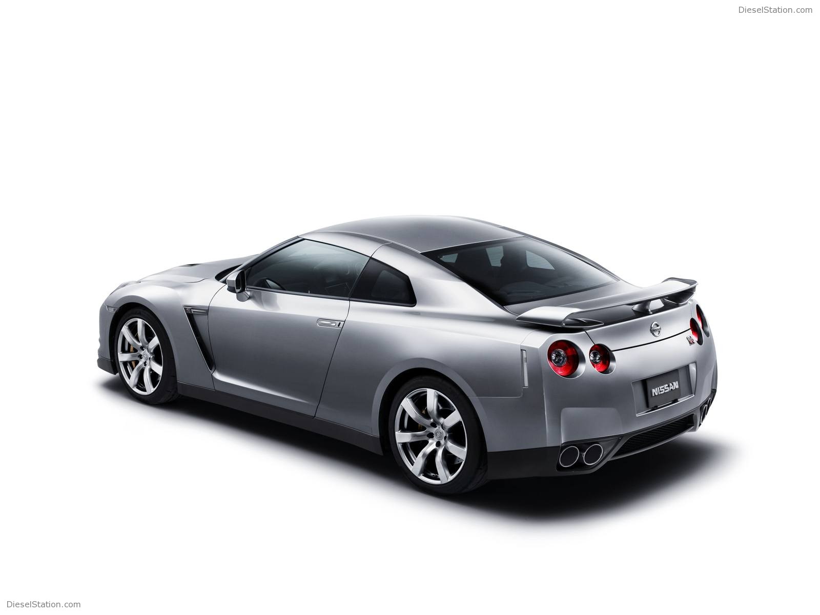 New Nissan GT-R Wallpapers