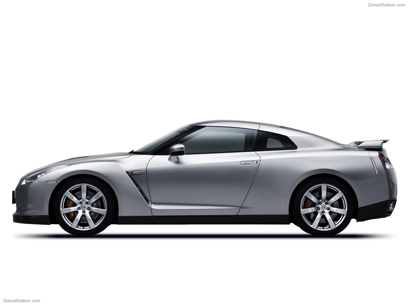 New Nissan GT-R Wallpapers