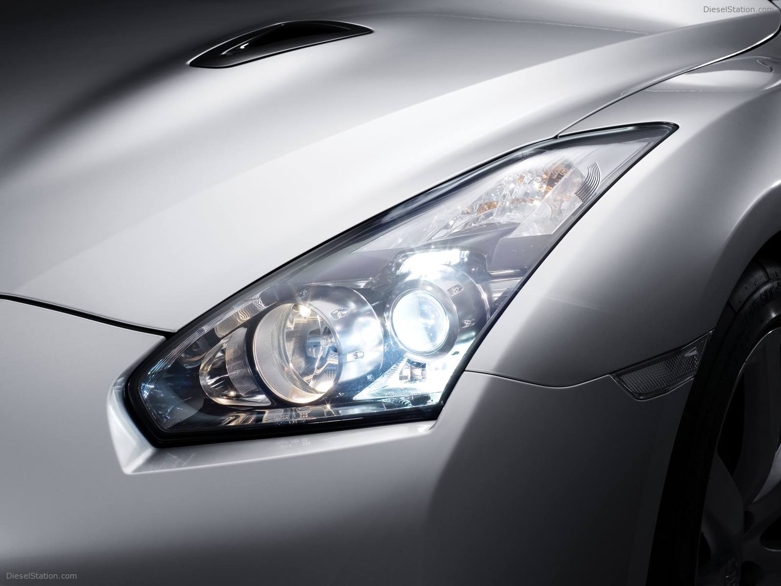 New Nissan GT-R Wallpapers