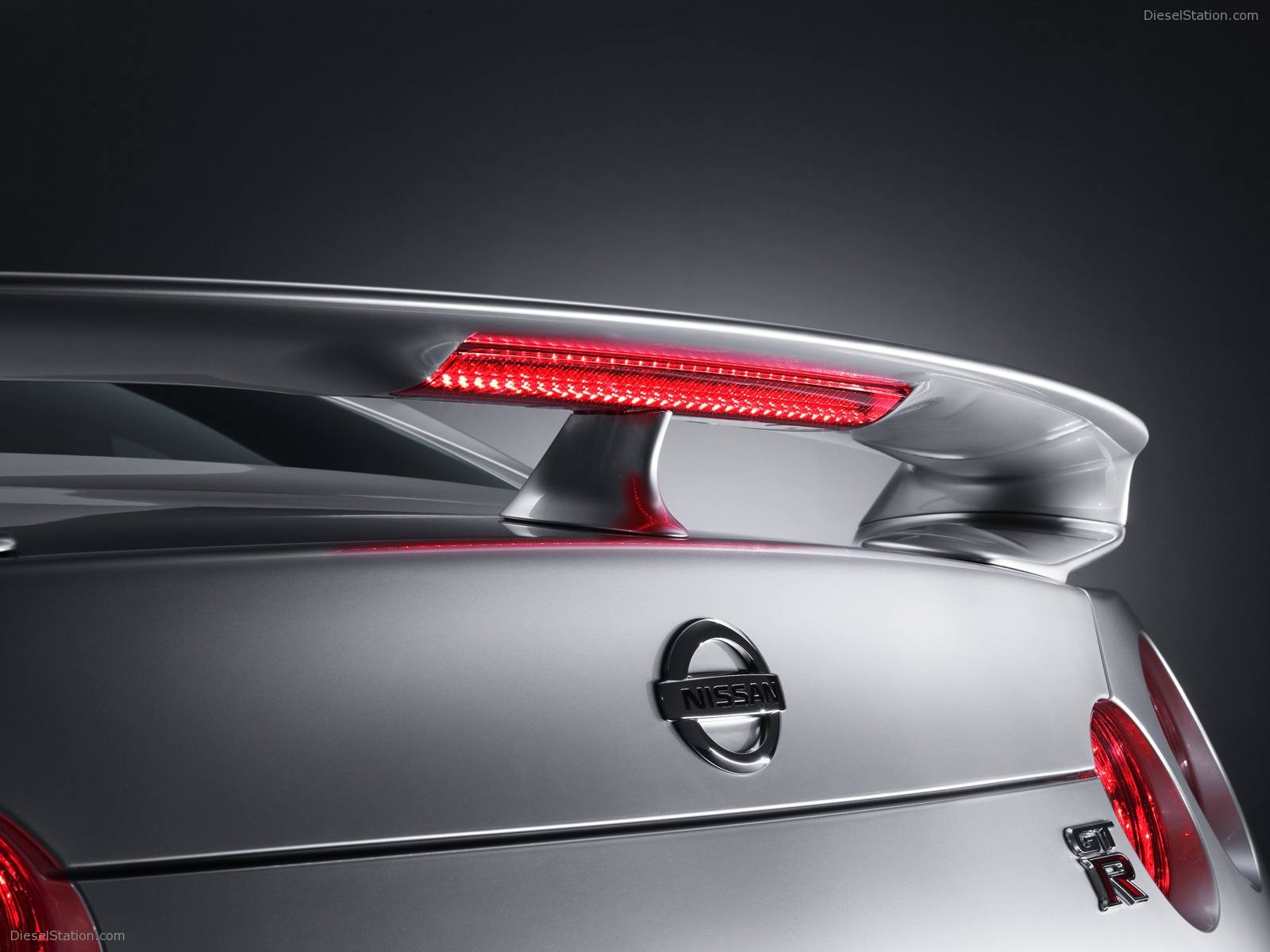 New Nissan GT-R Wallpapers
