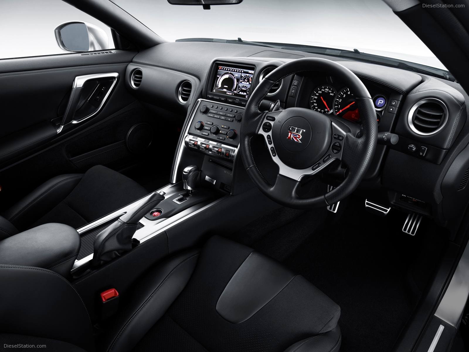 New Nissan GT-R Wallpapers