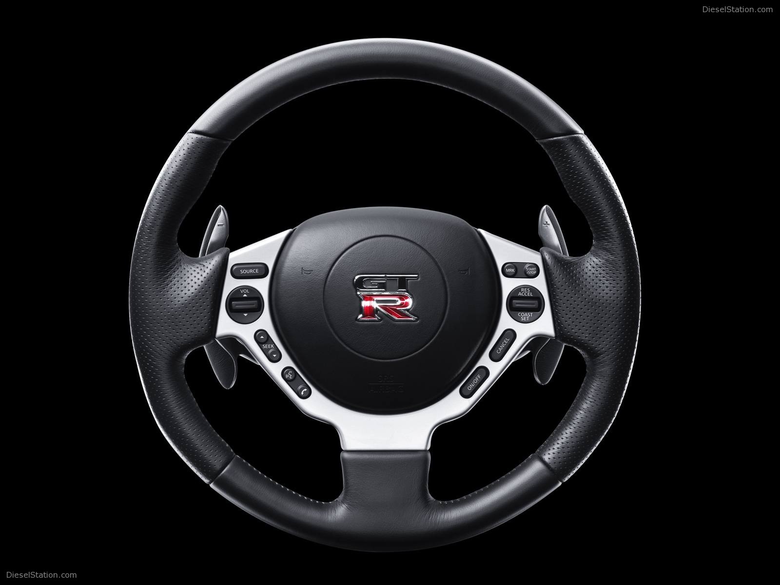 New Nissan GT-R Wallpapers