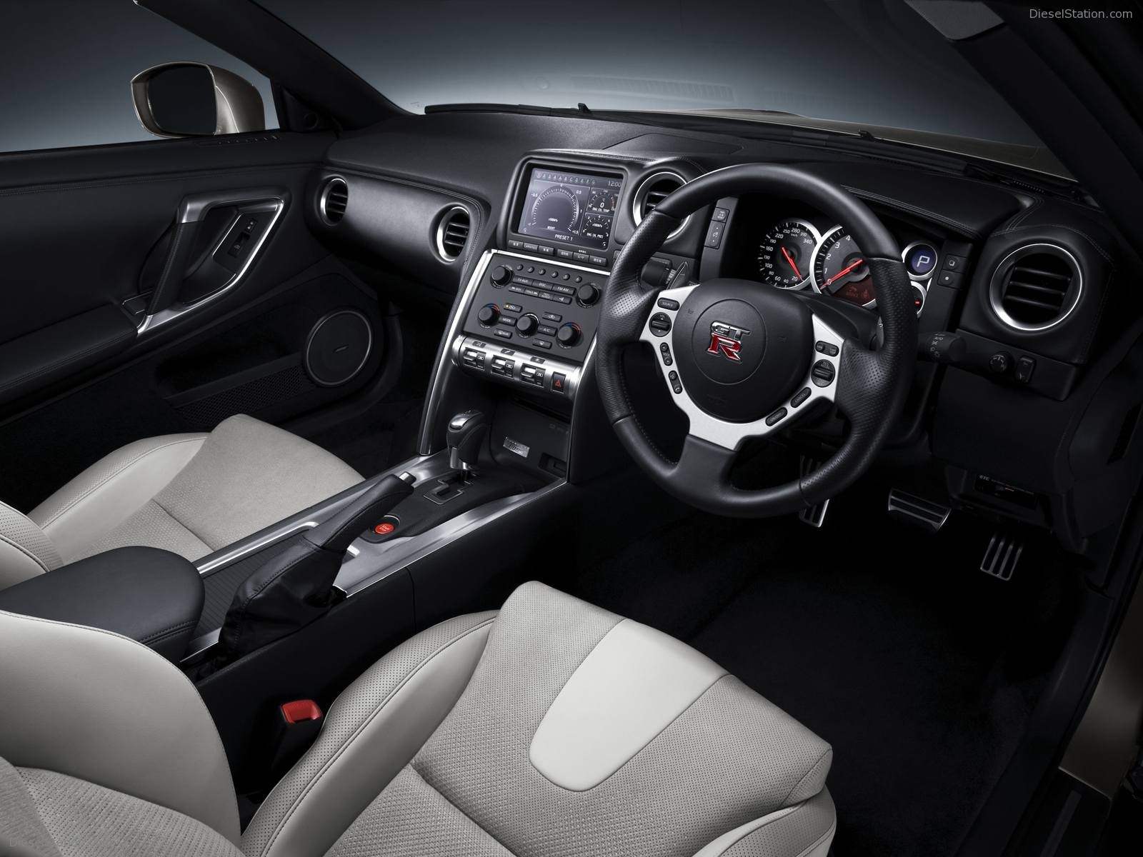 New Nissan GT-R Wallpapers