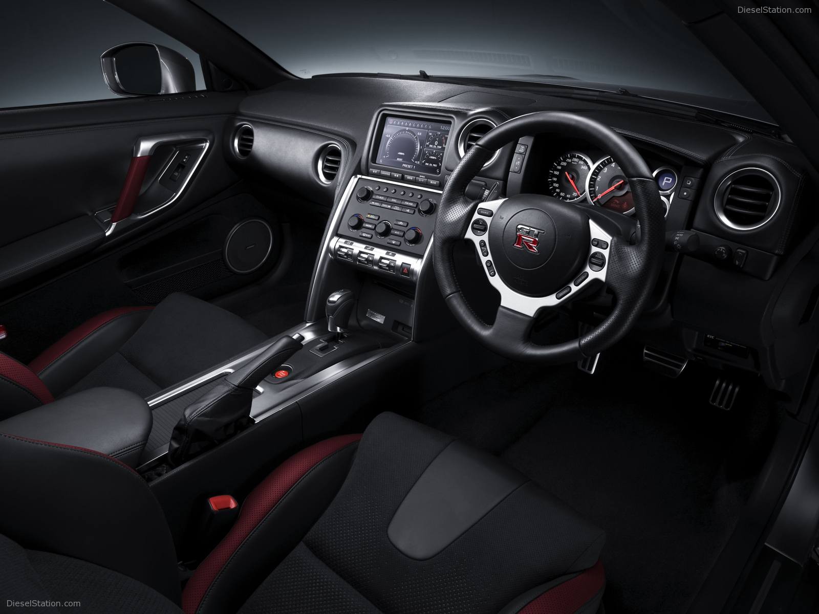 New Nissan GT-R Wallpapers