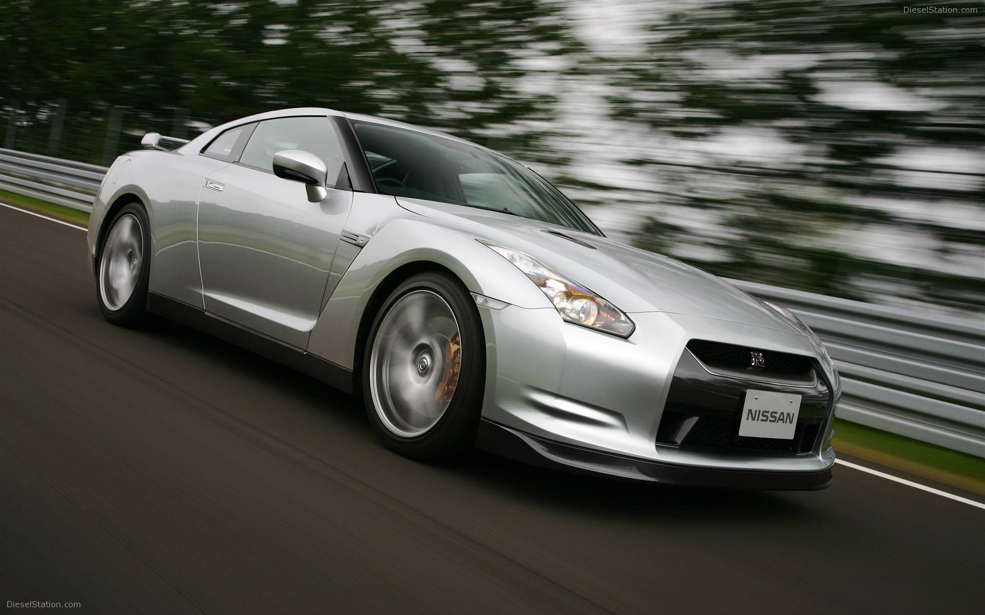 New Nissan GT-R Wallpapers
