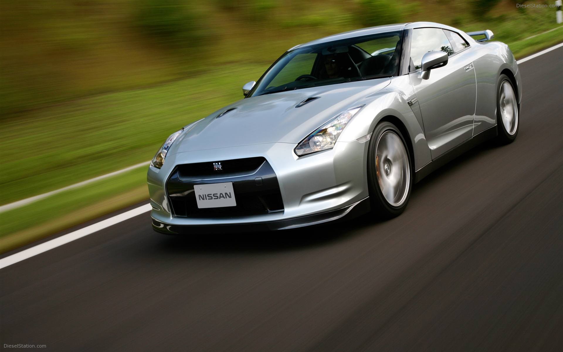 New Nissan GT-R Wallpapers