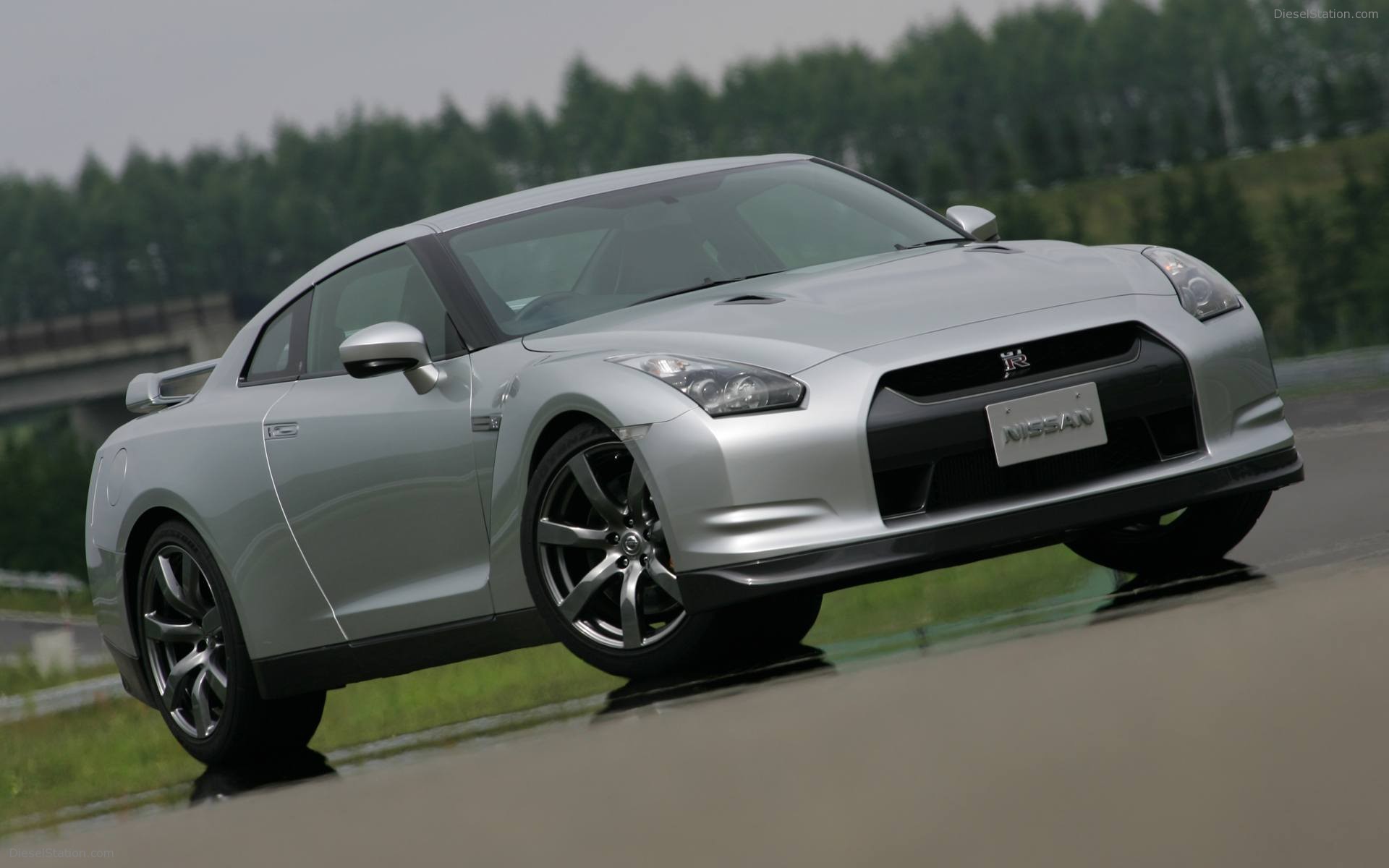 New Nissan GT-R Wallpapers