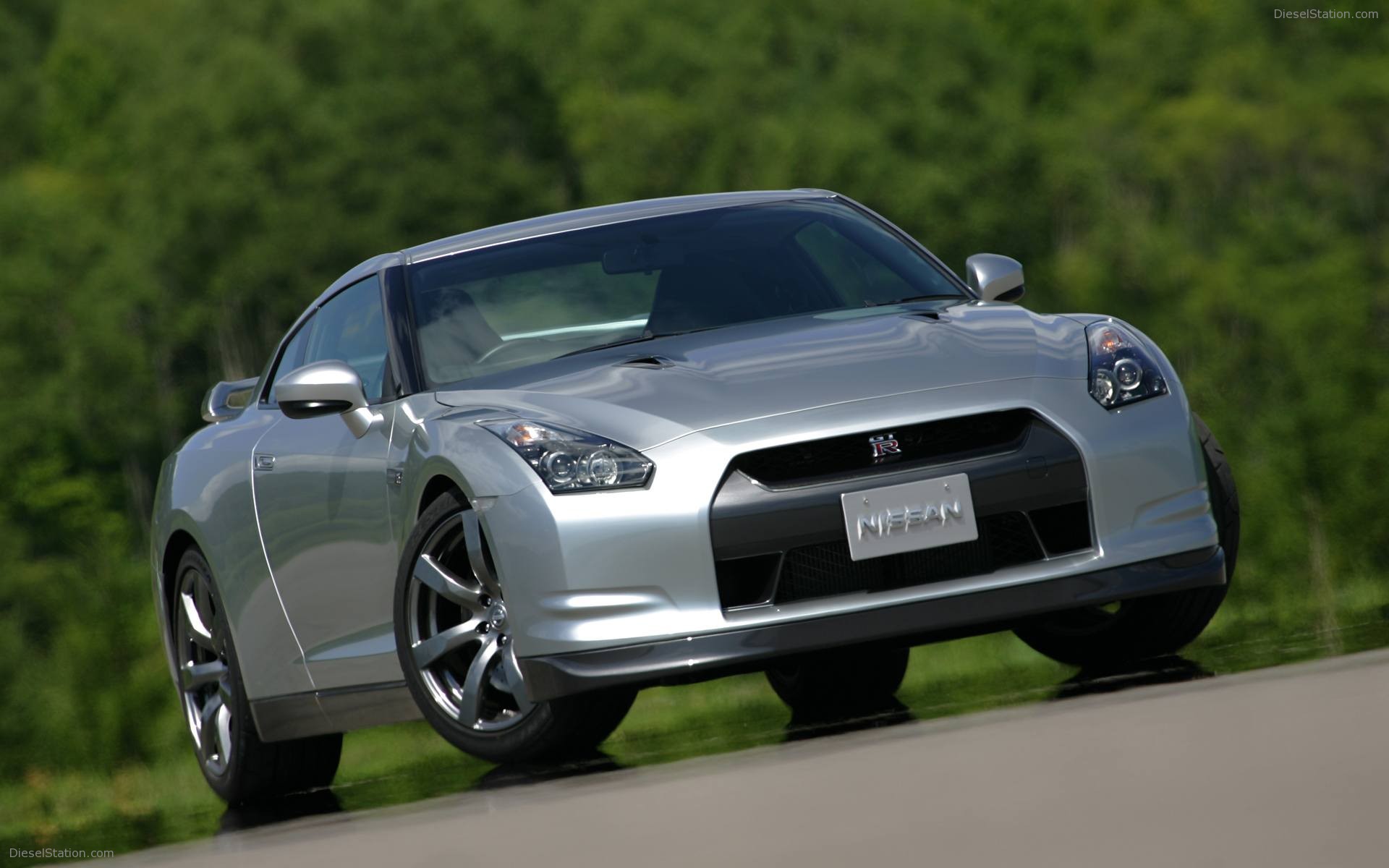 New Nissan GT-R Wallpapers