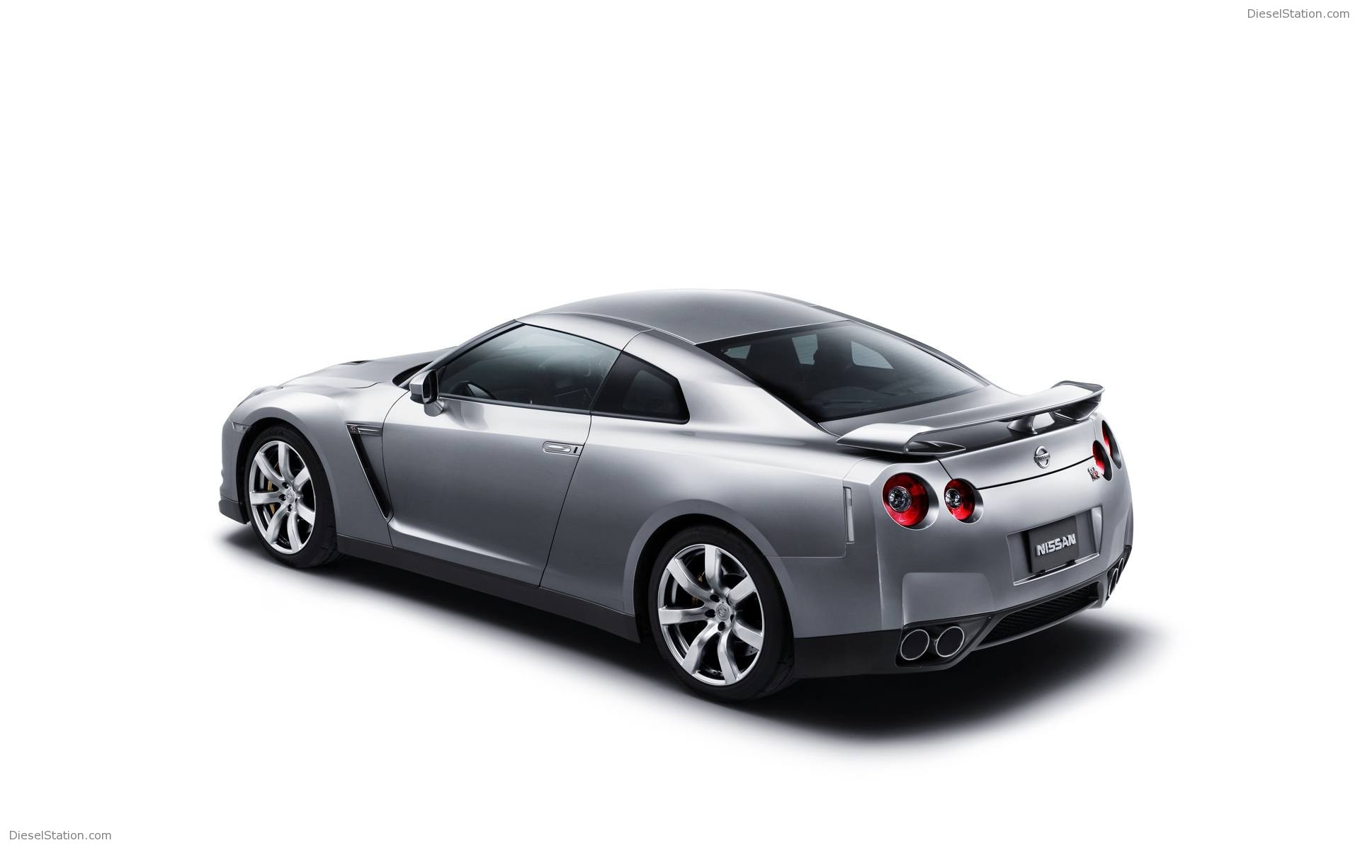 New Nissan GT-R Wallpapers