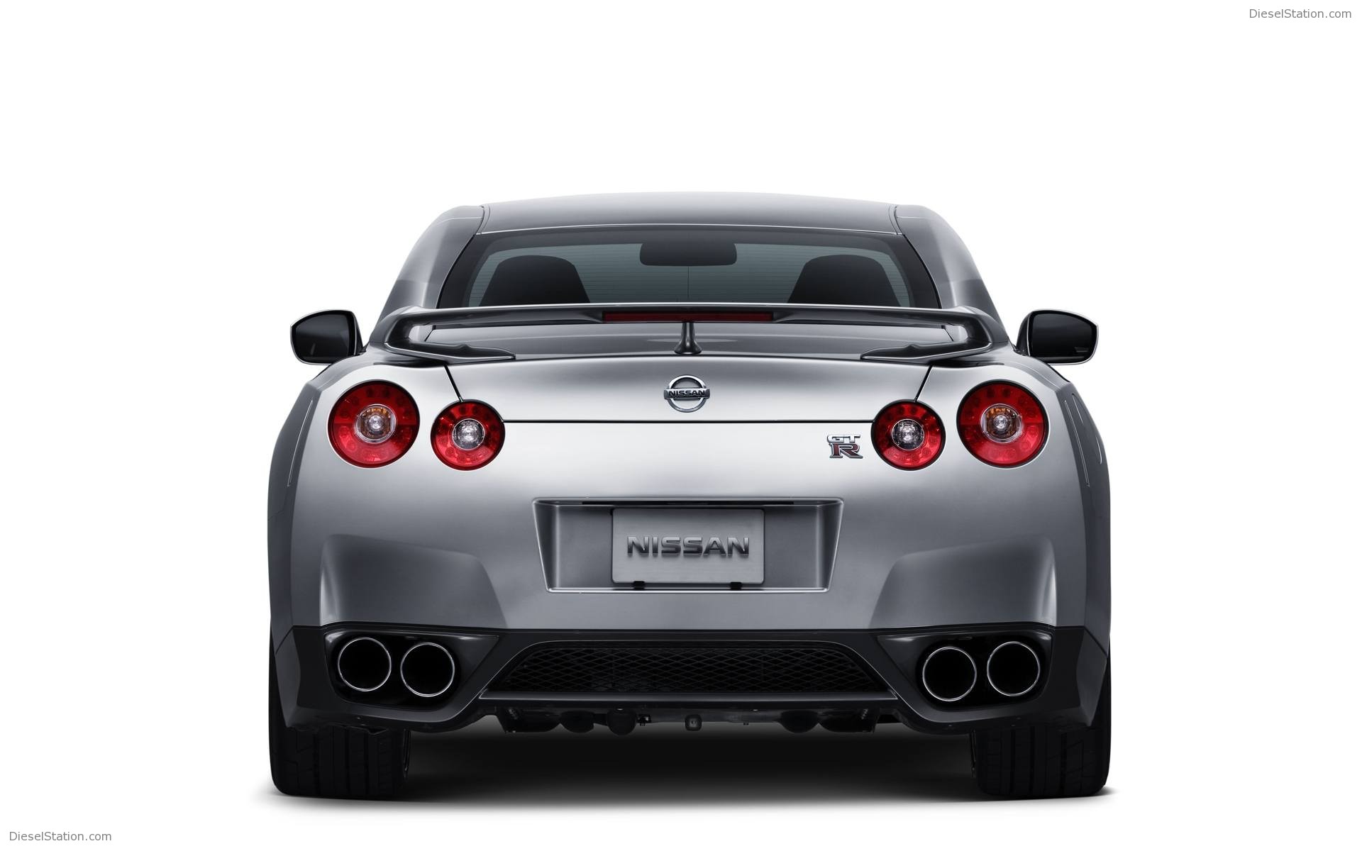 New Nissan GT-R Wallpapers