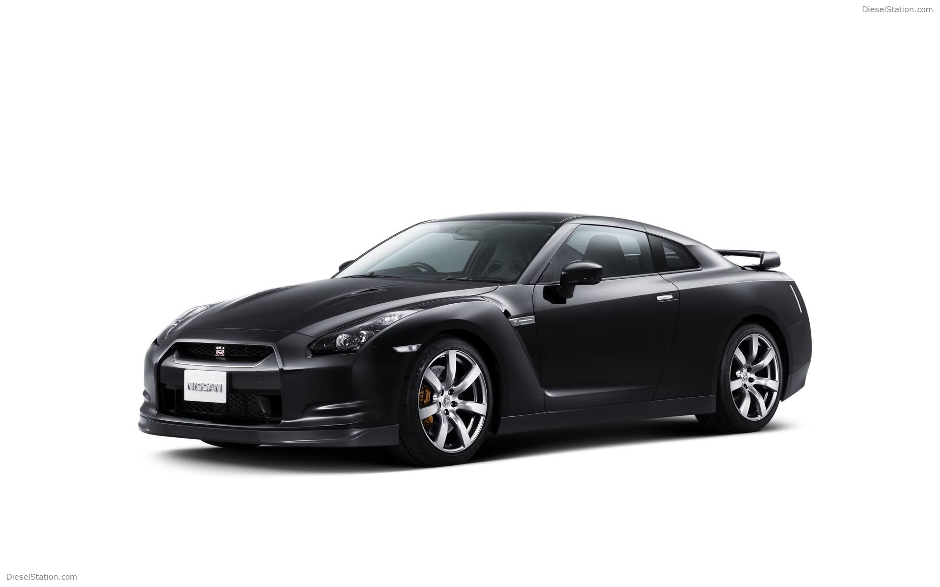 New Nissan GT-R Wallpapers