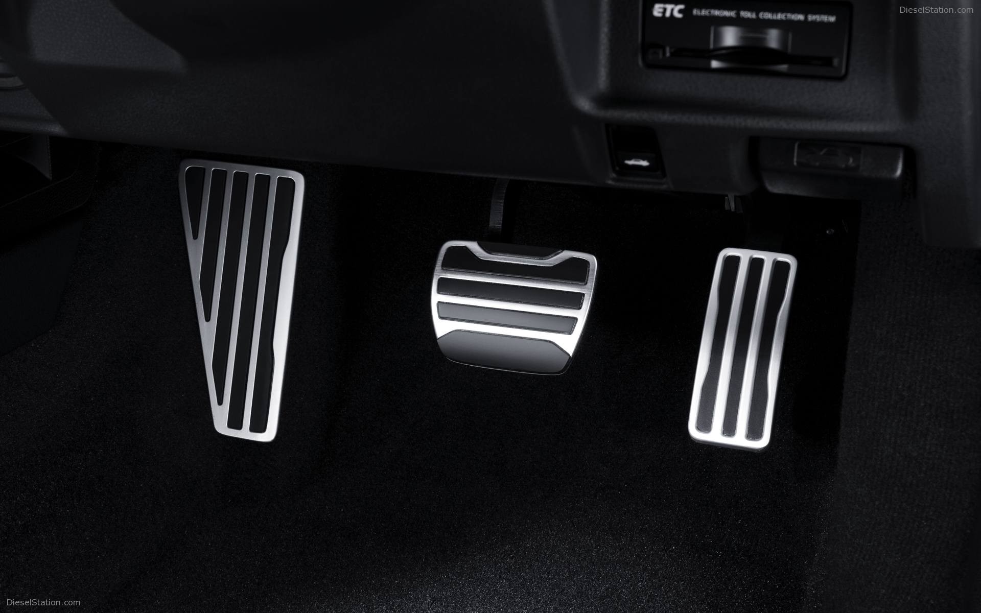 New Nissan GT-R Wallpapers