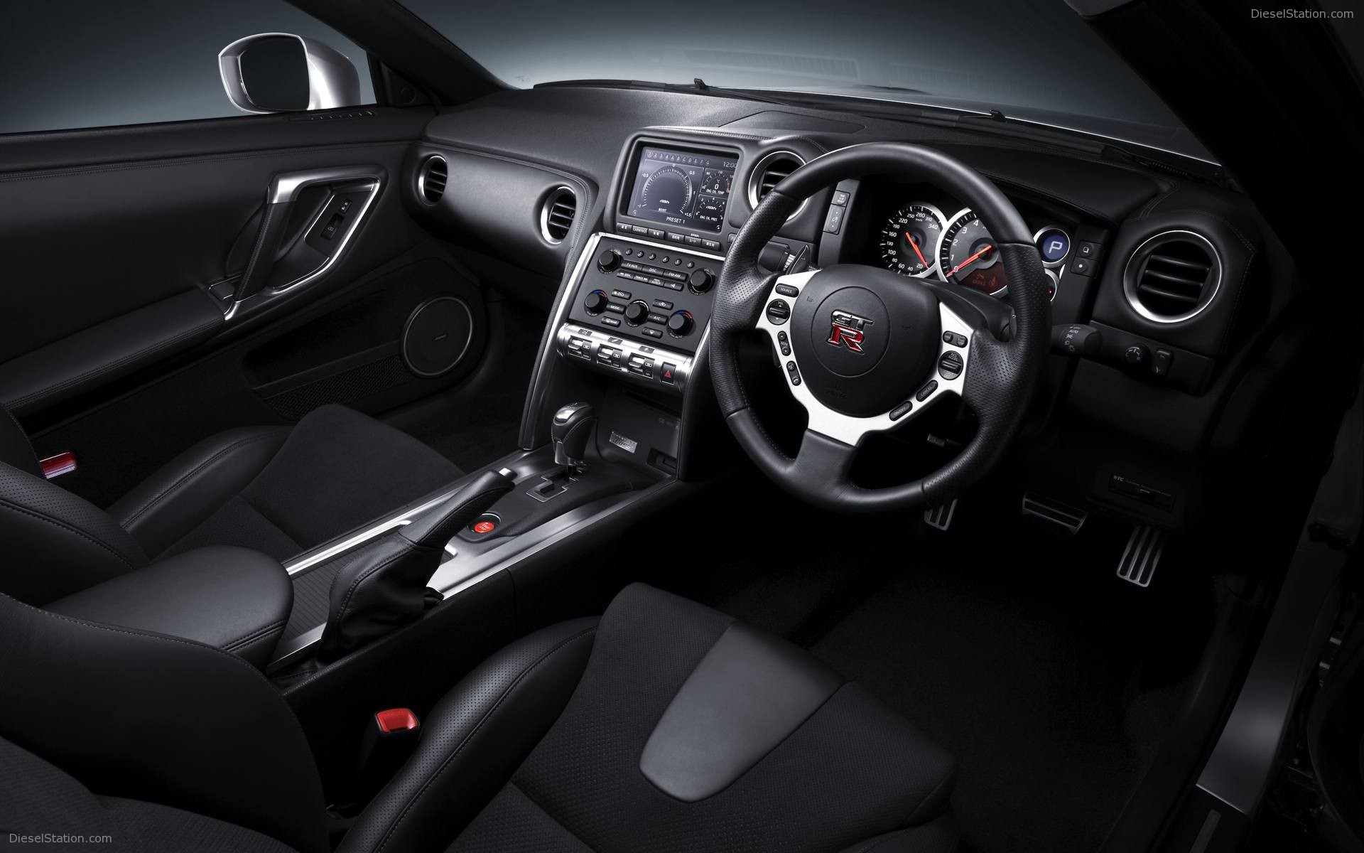 New Nissan GT-R Wallpapers