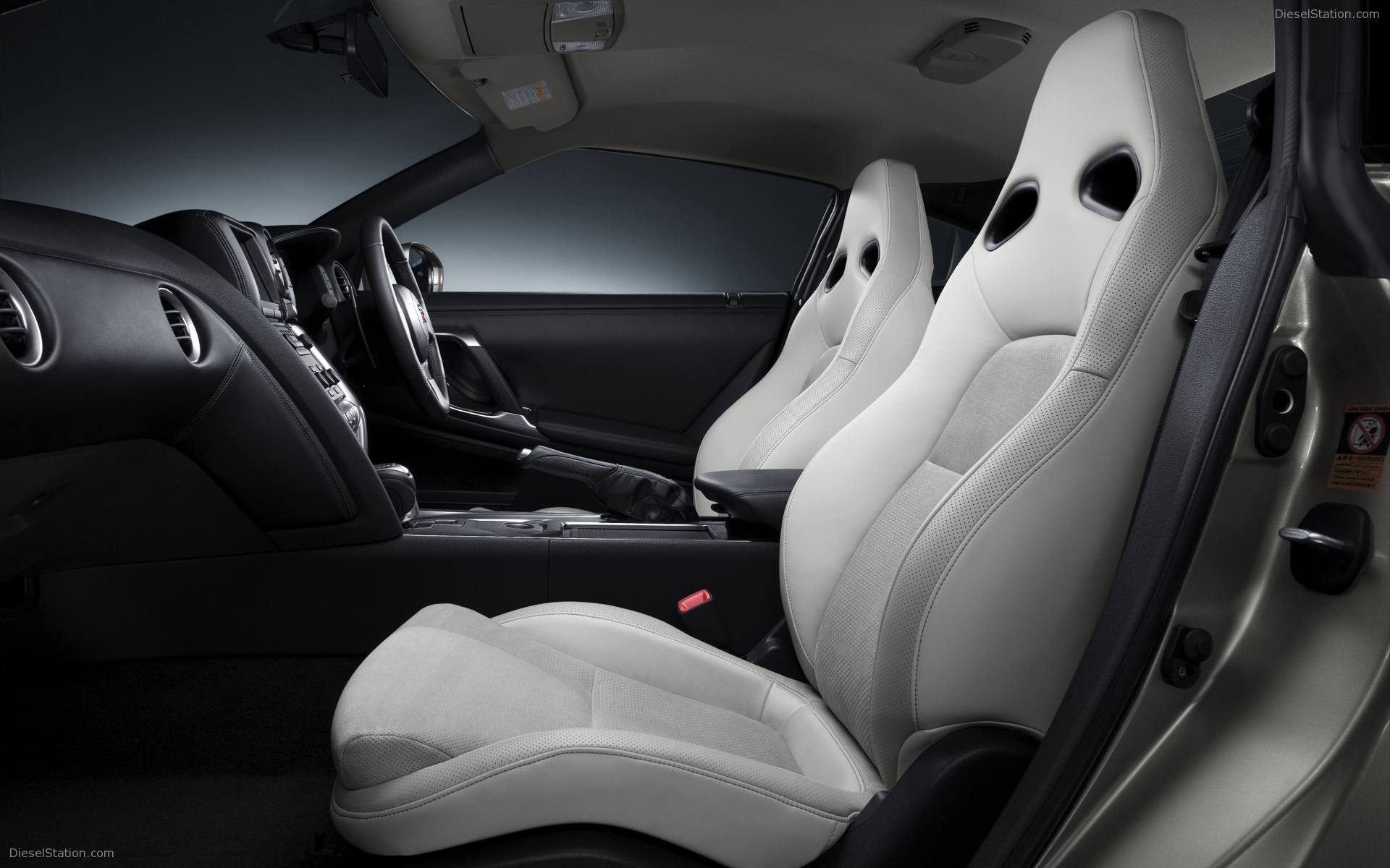 New Nissan GT-R Wallpapers