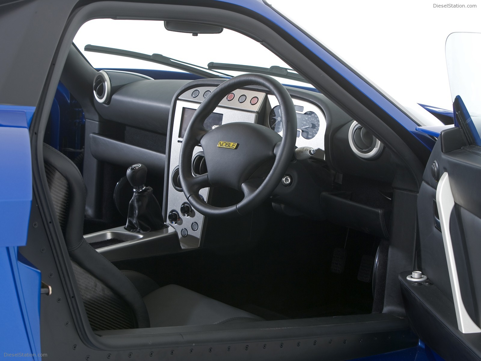 Noble M15