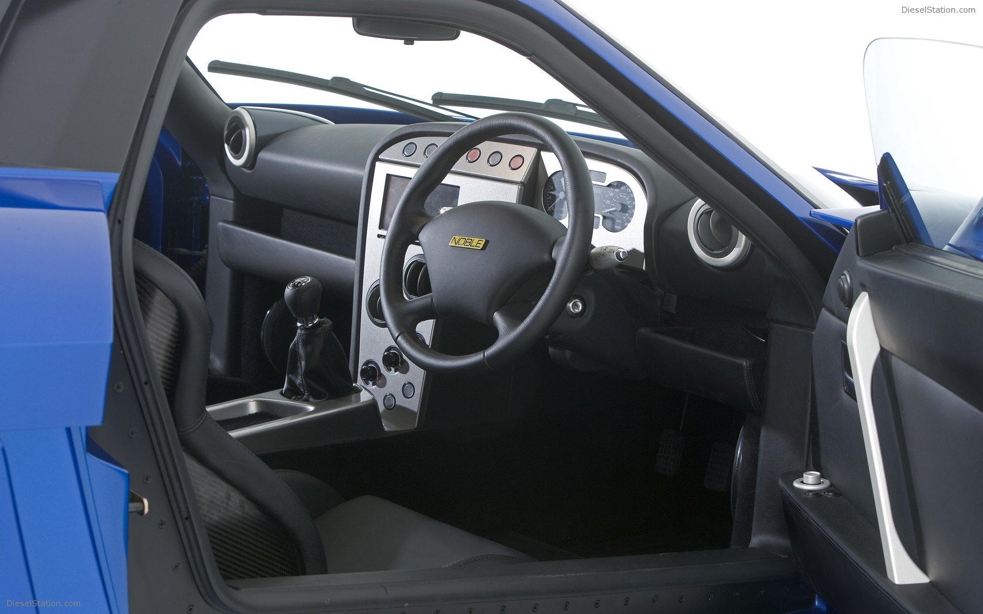 Noble M15