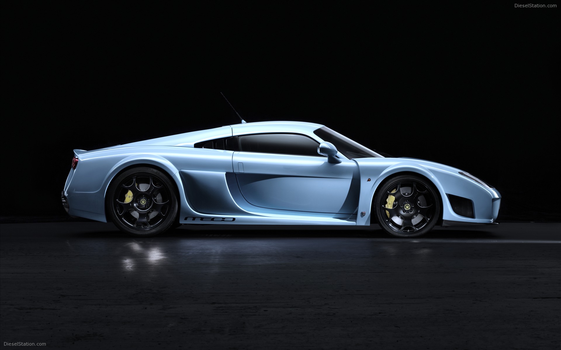 Noble M600