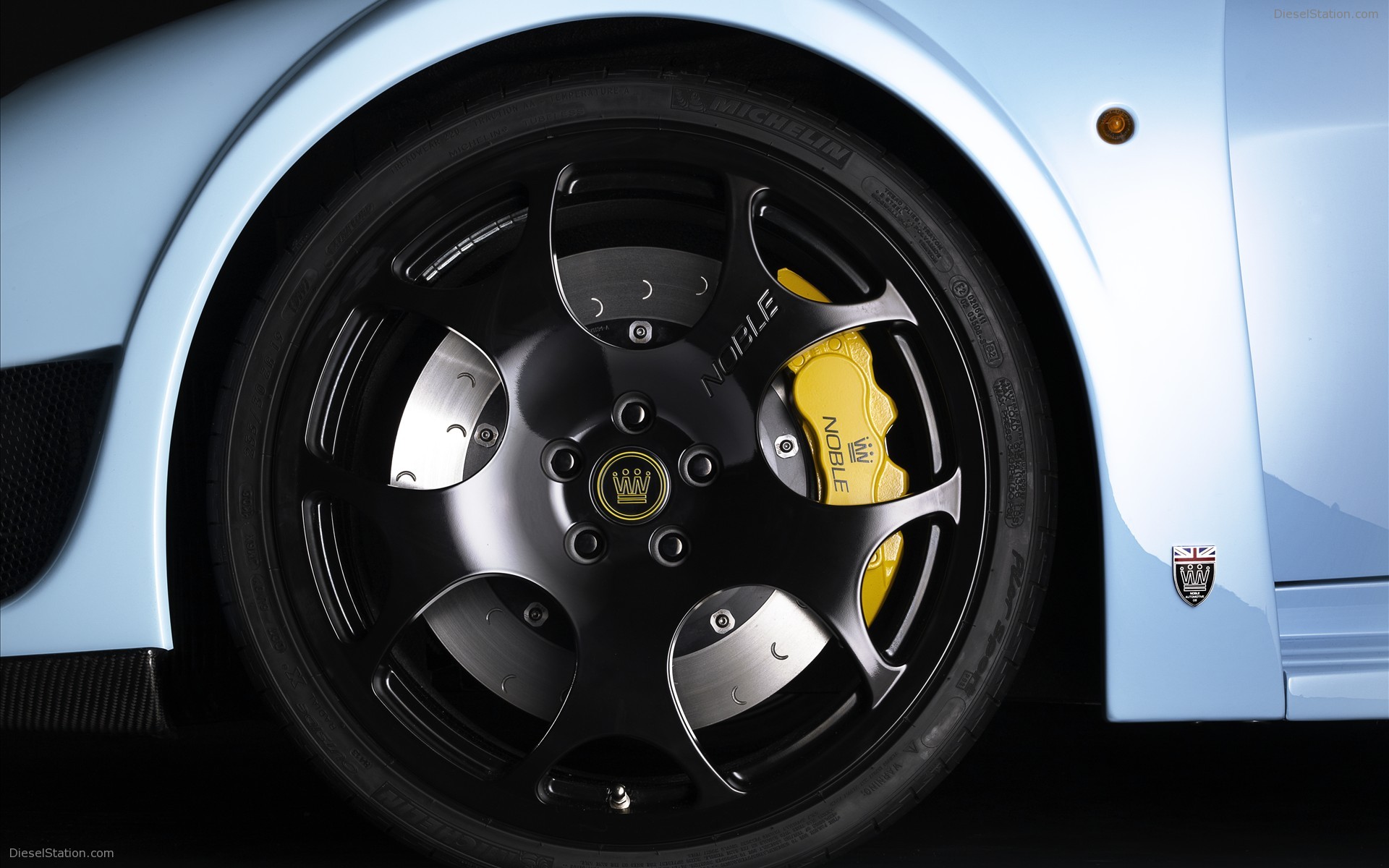 Noble M600