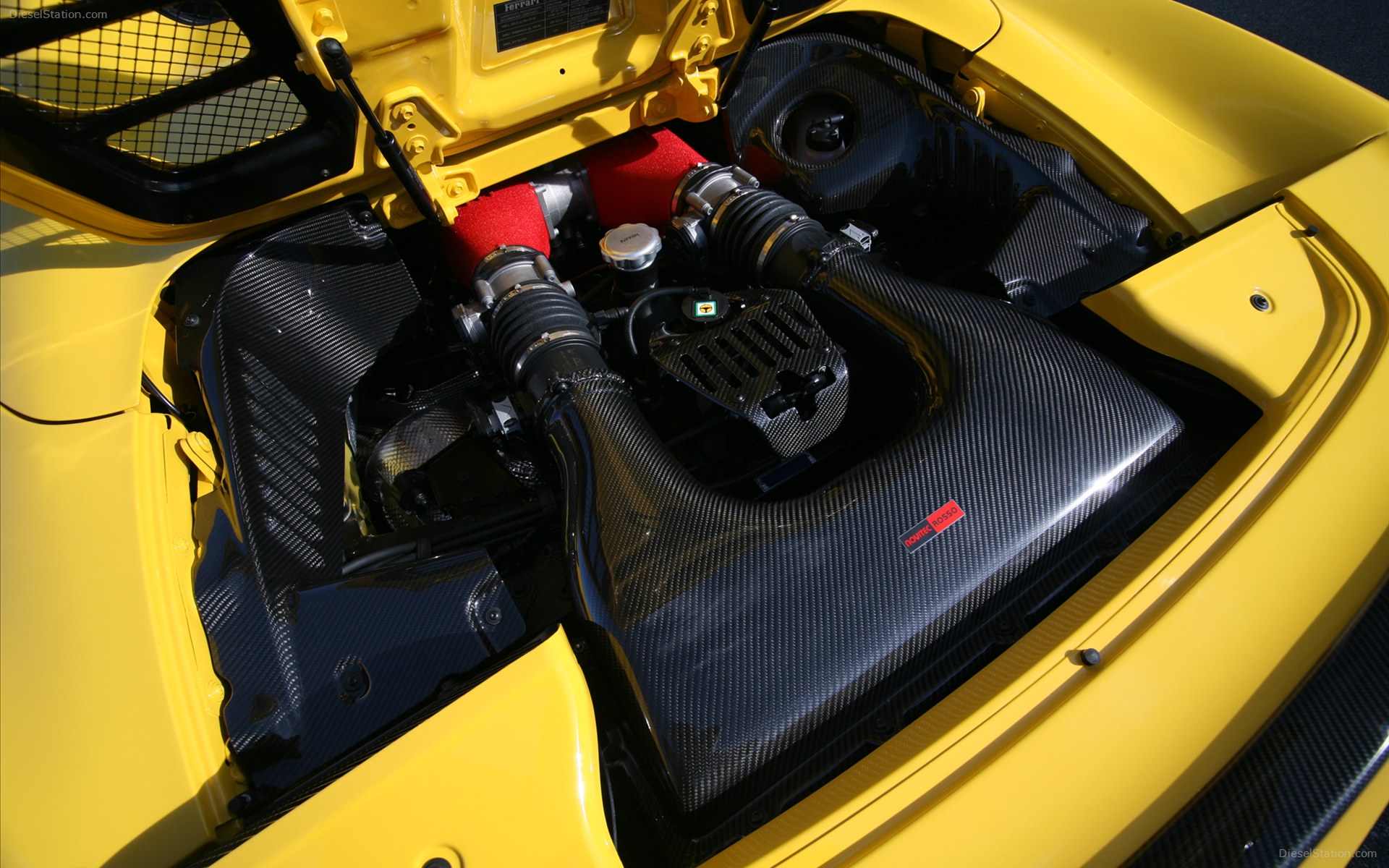 Novitec Rosso Ferrari 458 Spider 2012