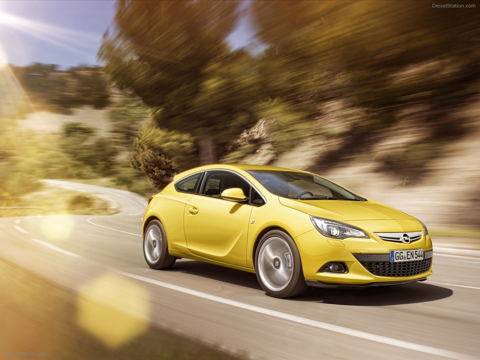 Opel Astra GTC 2012