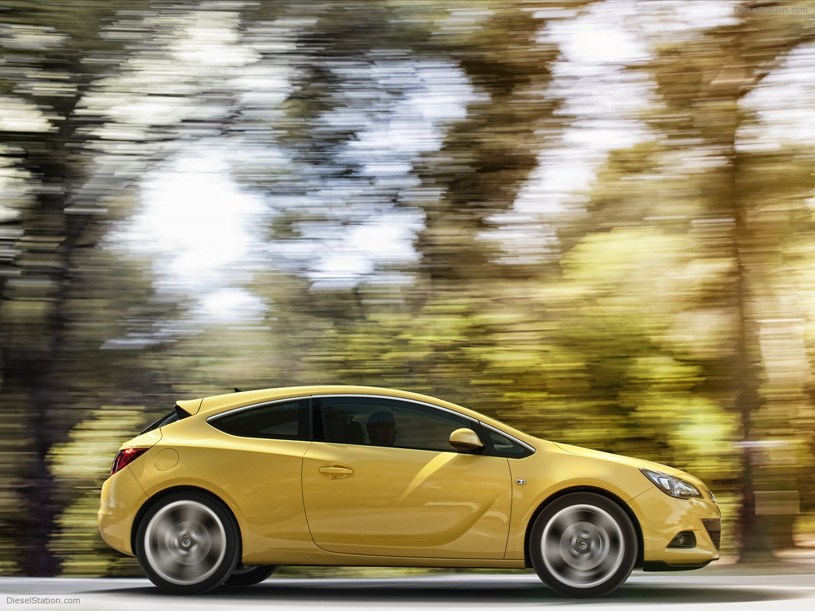 Opel Astra GTC 2012