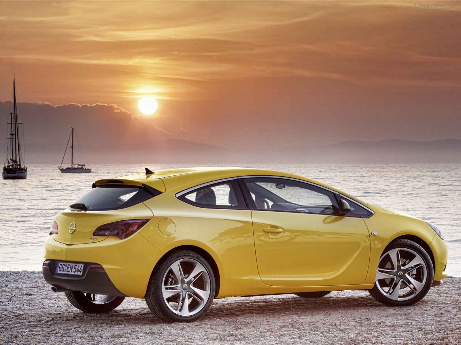 Opel Astra GTC 2012