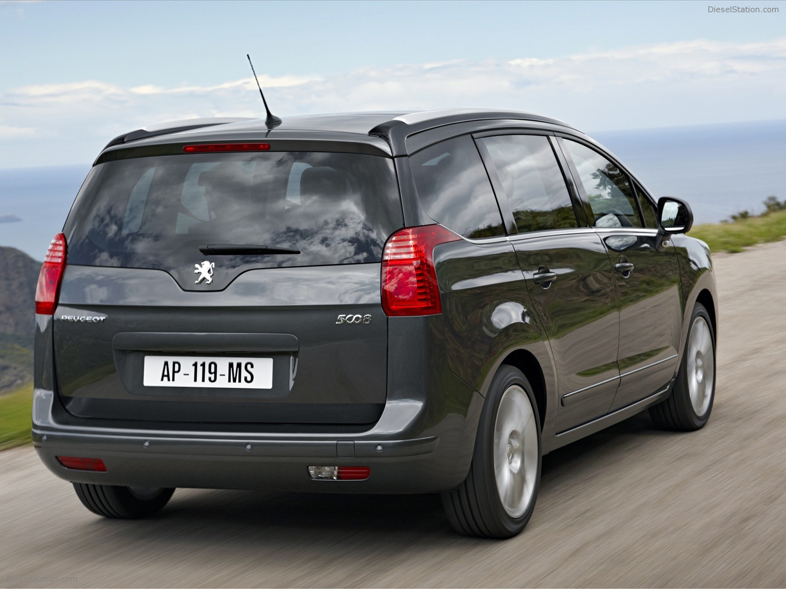 2010 Peugeot 5008