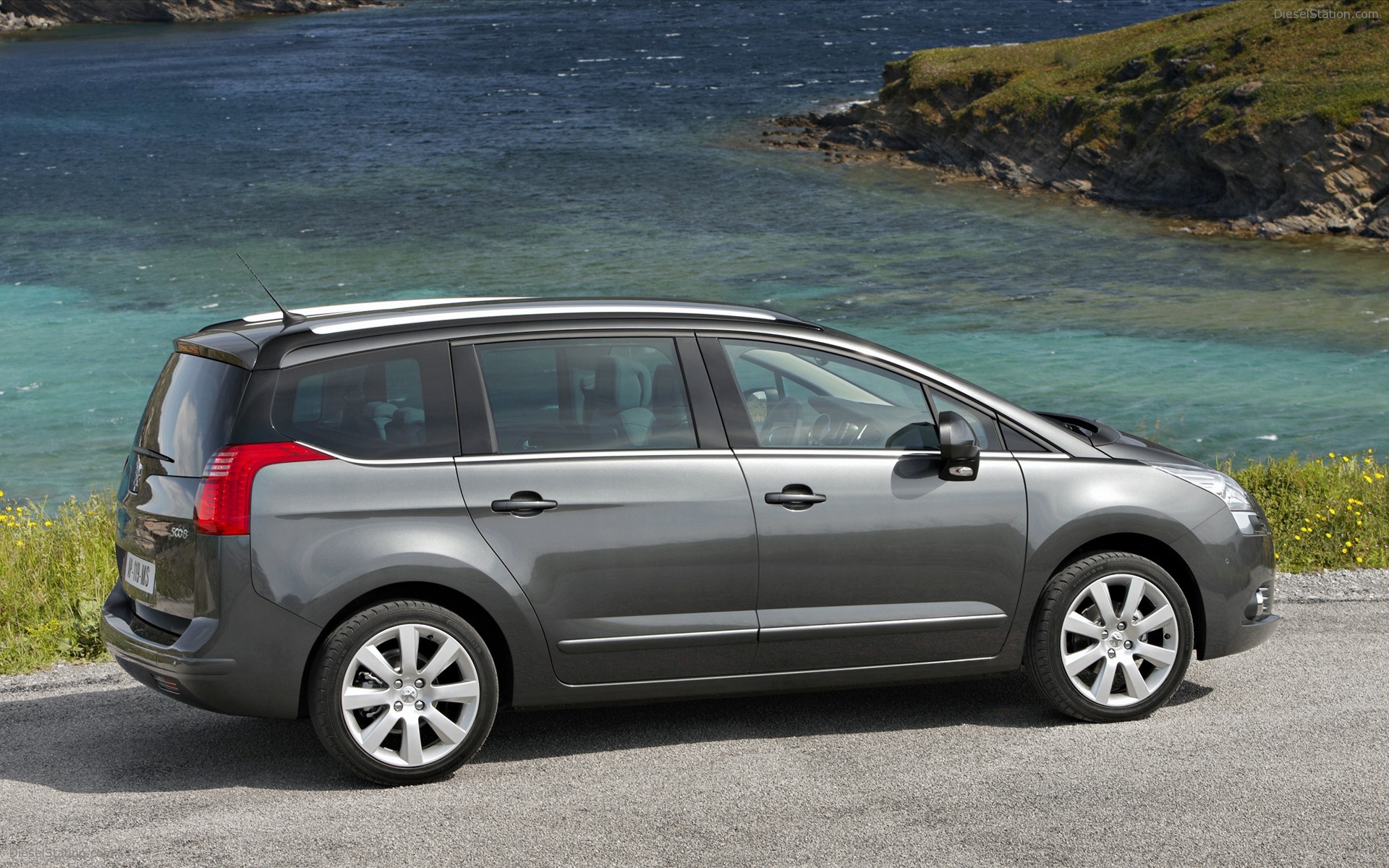 2010 Peugeot 5008