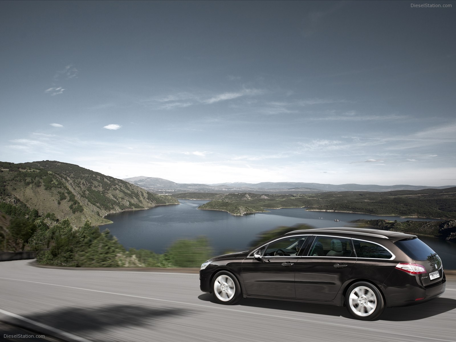 Peugeot 508 SW 2011