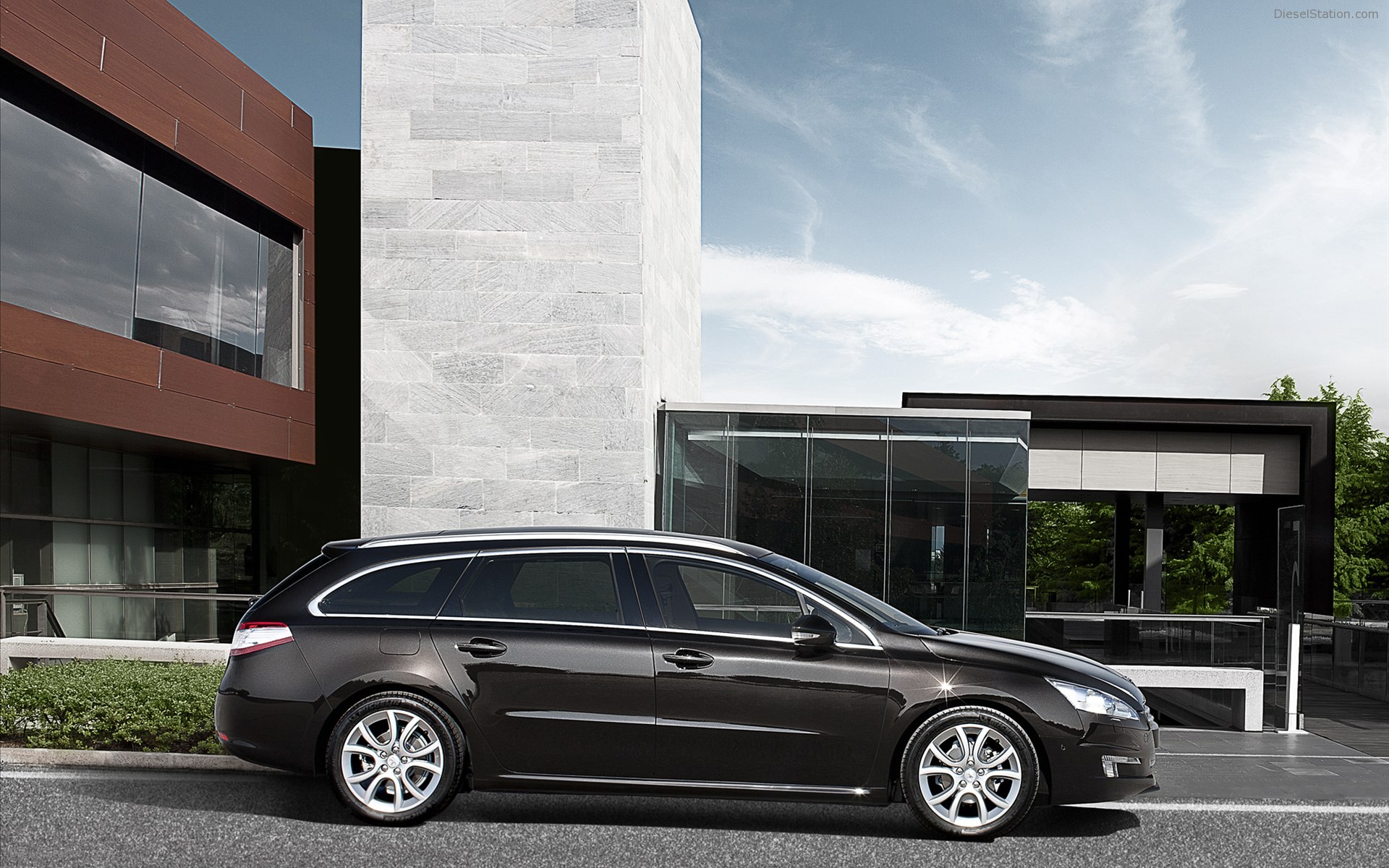 Peugeot 508 SW 2011