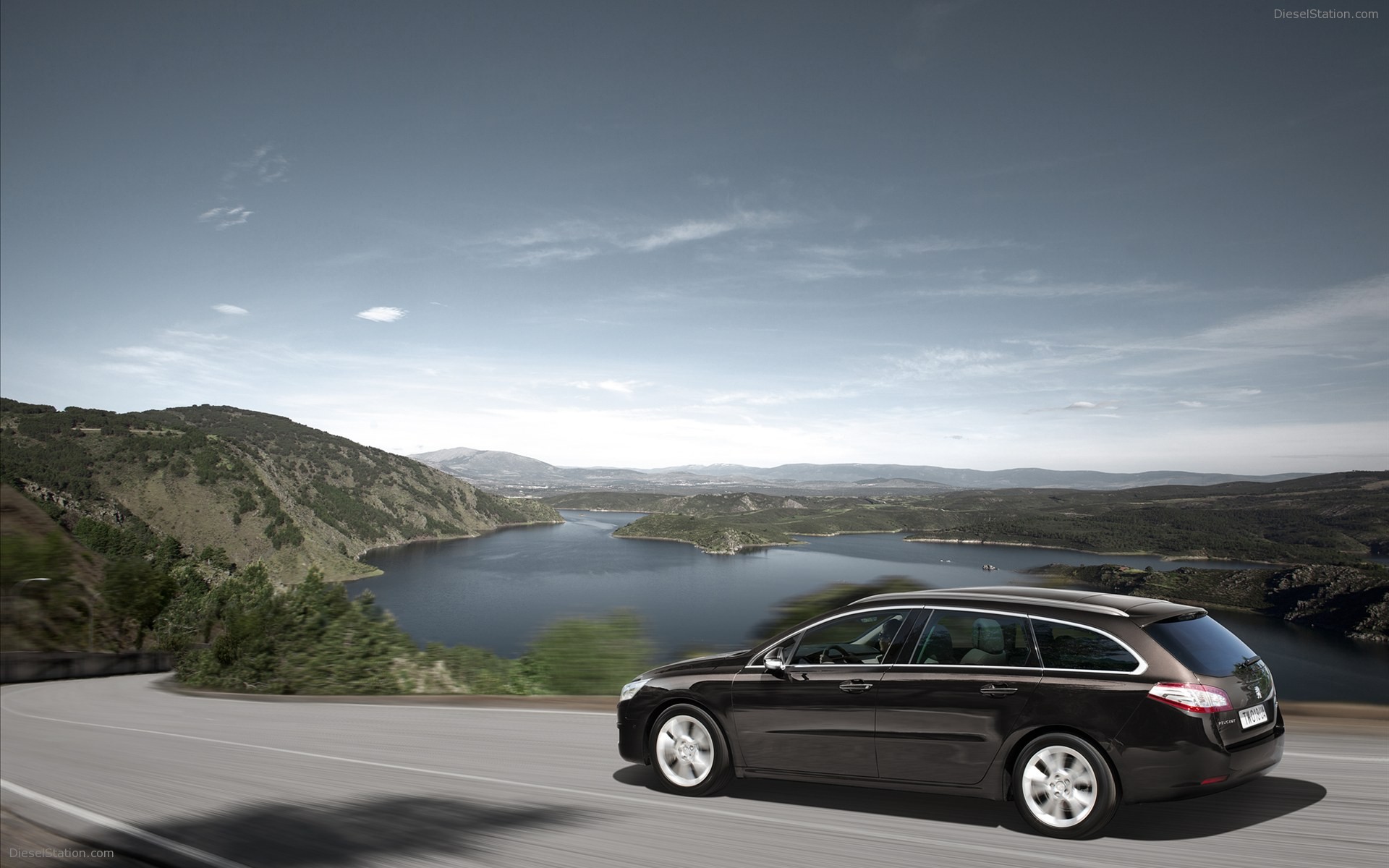Peugeot 508 SW 2011