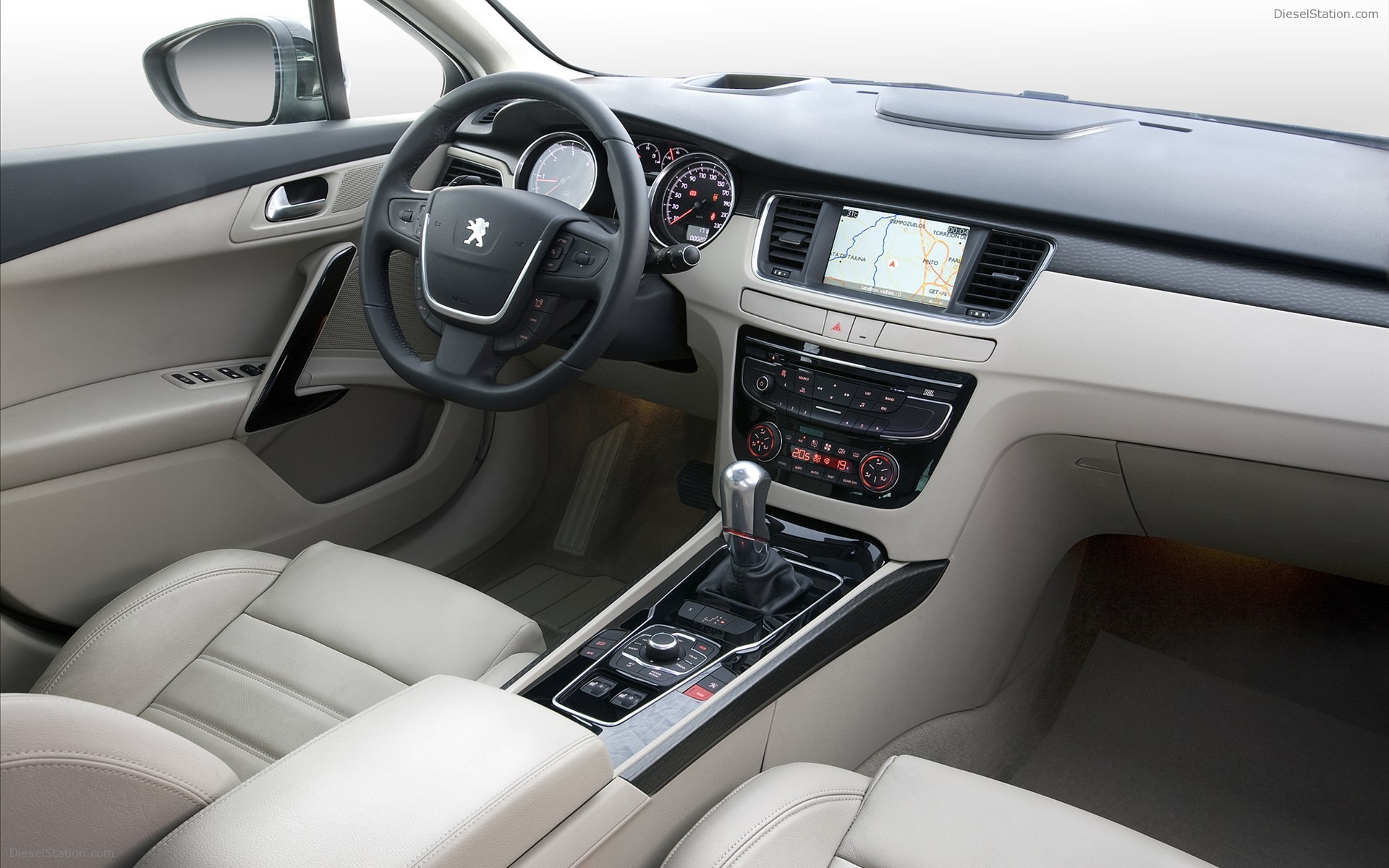 Peugeot 508 SW 2011