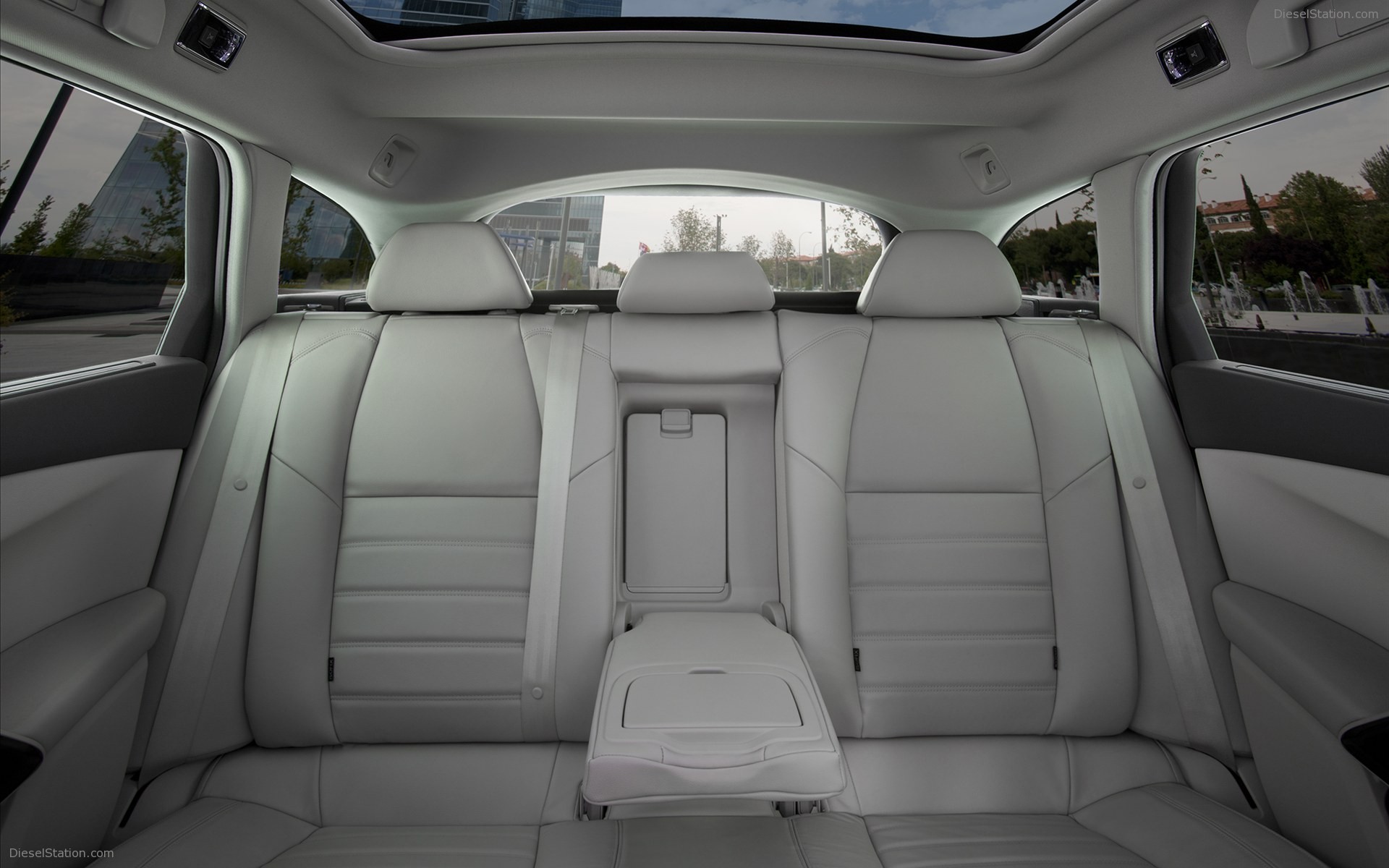 Peugeot 508 SW 2011