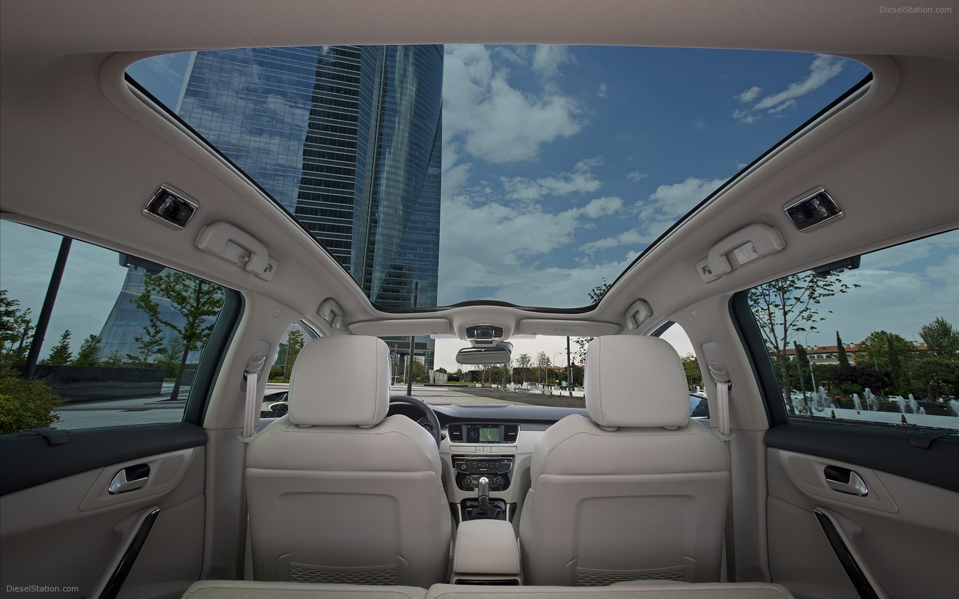 Peugeot 508 SW 2011